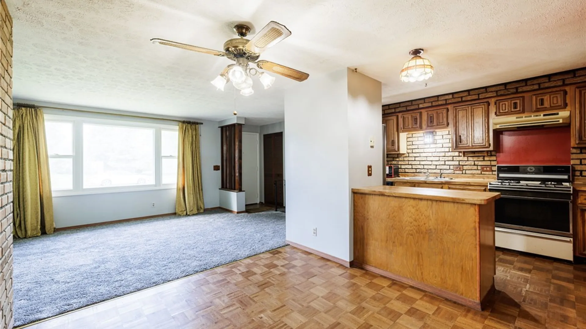Property at 28 Jamee Lane, Gates, NY 14606 6