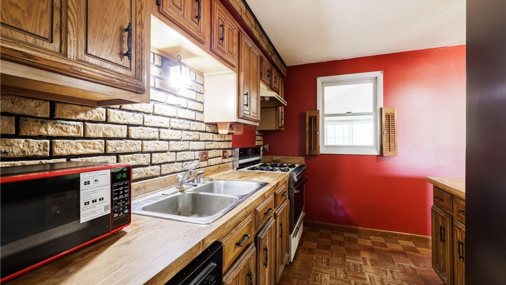 Property at 28 Jamee Lane, Gates, NY 14606 9