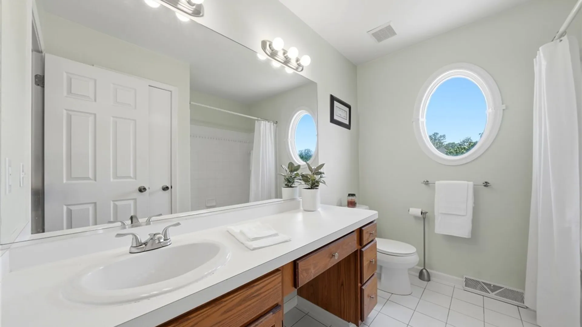 Property at 202 Enchanted Forest, Lancaster, NY 14043 40