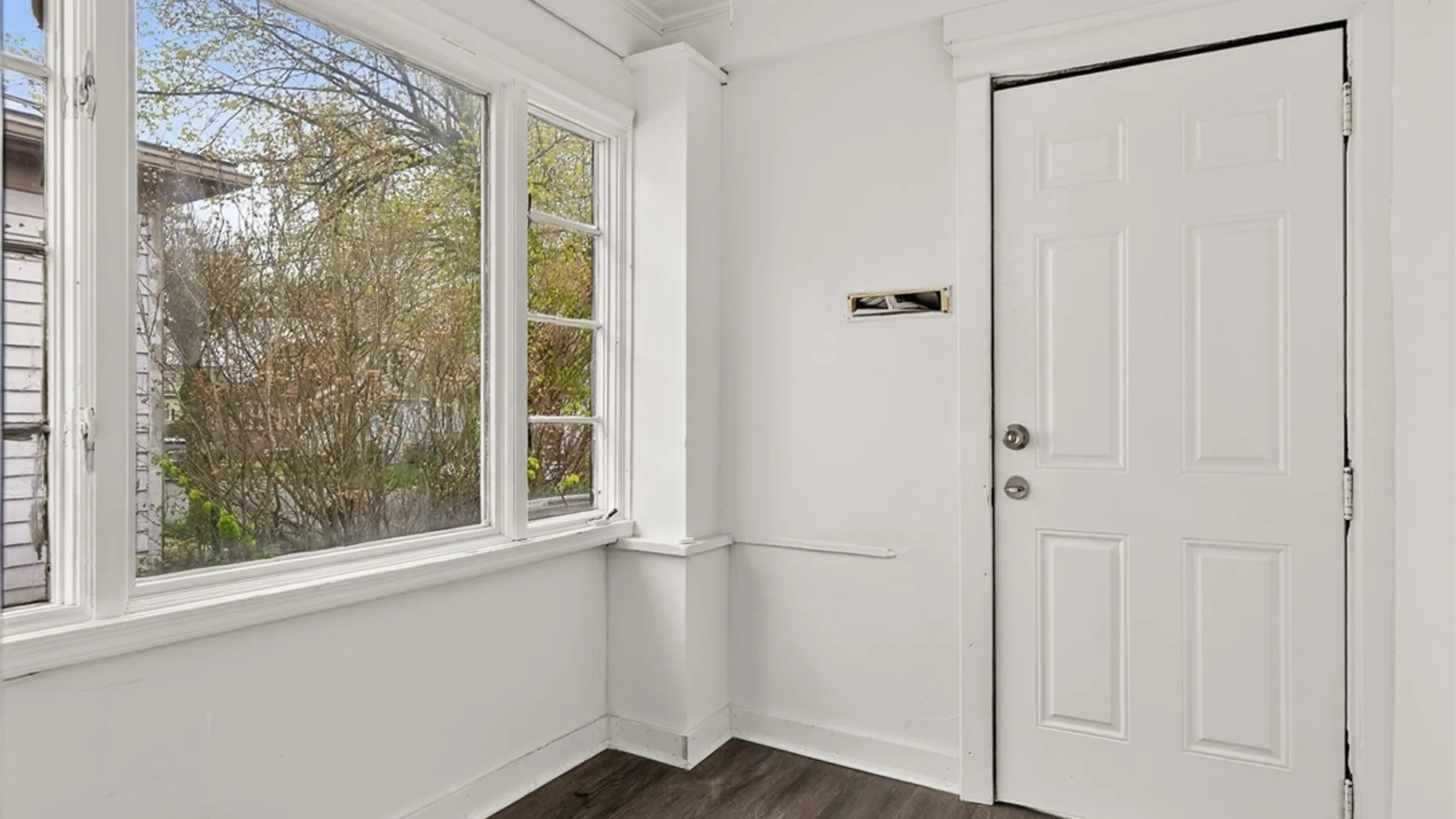 Property at 162 Millicent Avenue, Buffalo, NY 14215 4
