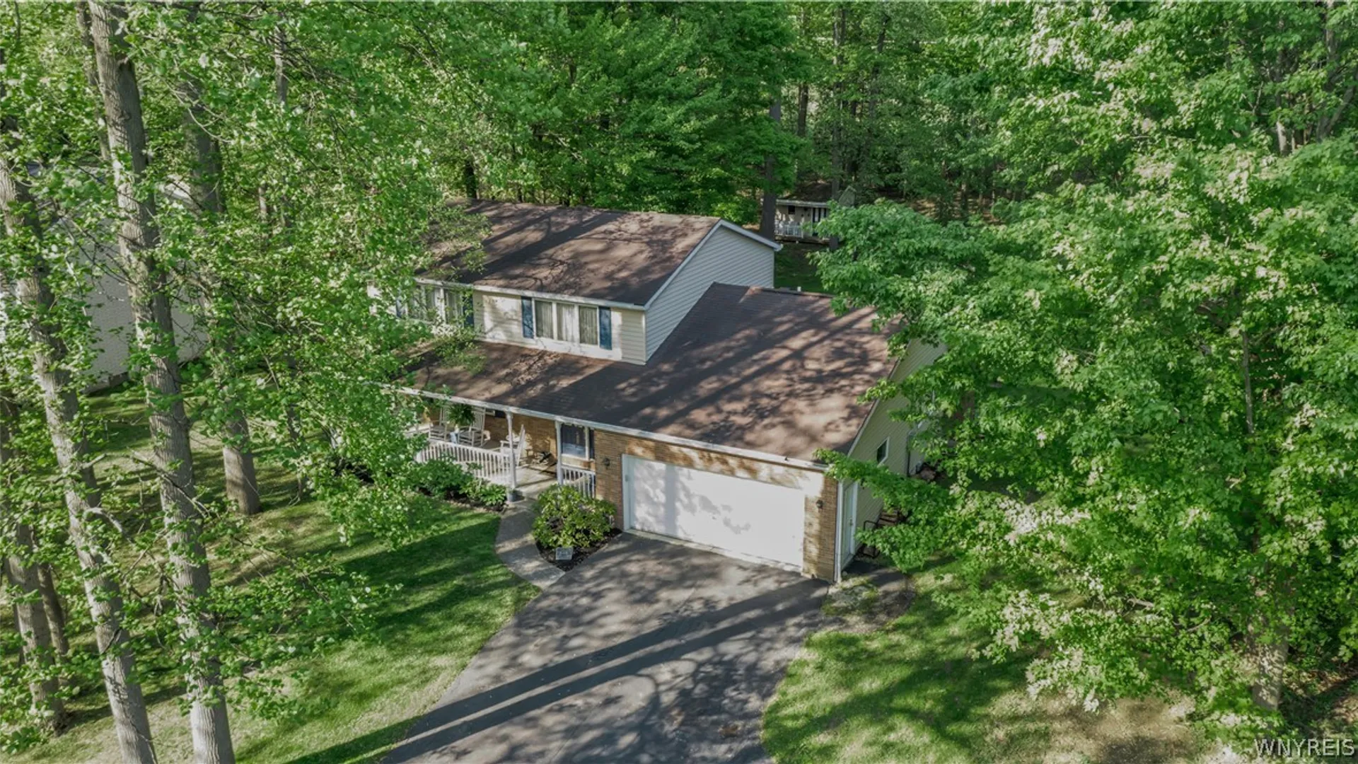Property at 141 Tiffany Lane, Elma, NY 14086 4