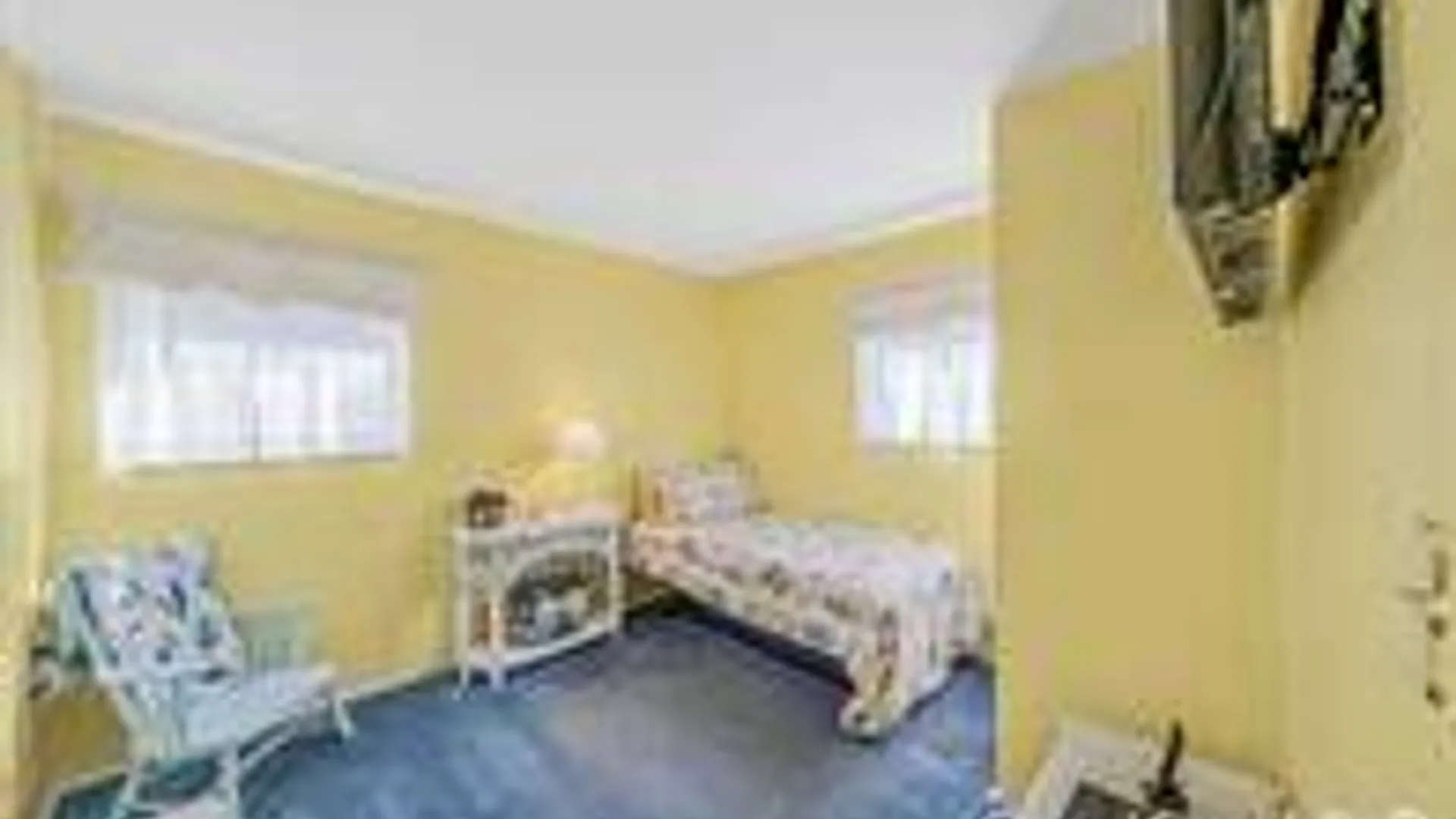Property at 289 W 17th St, Deer Park, NY 11729 22