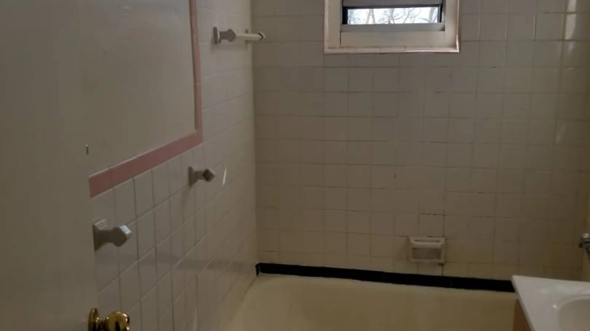 Property at 94-11 60th Avenue, Elmhurst, NY 11373 3