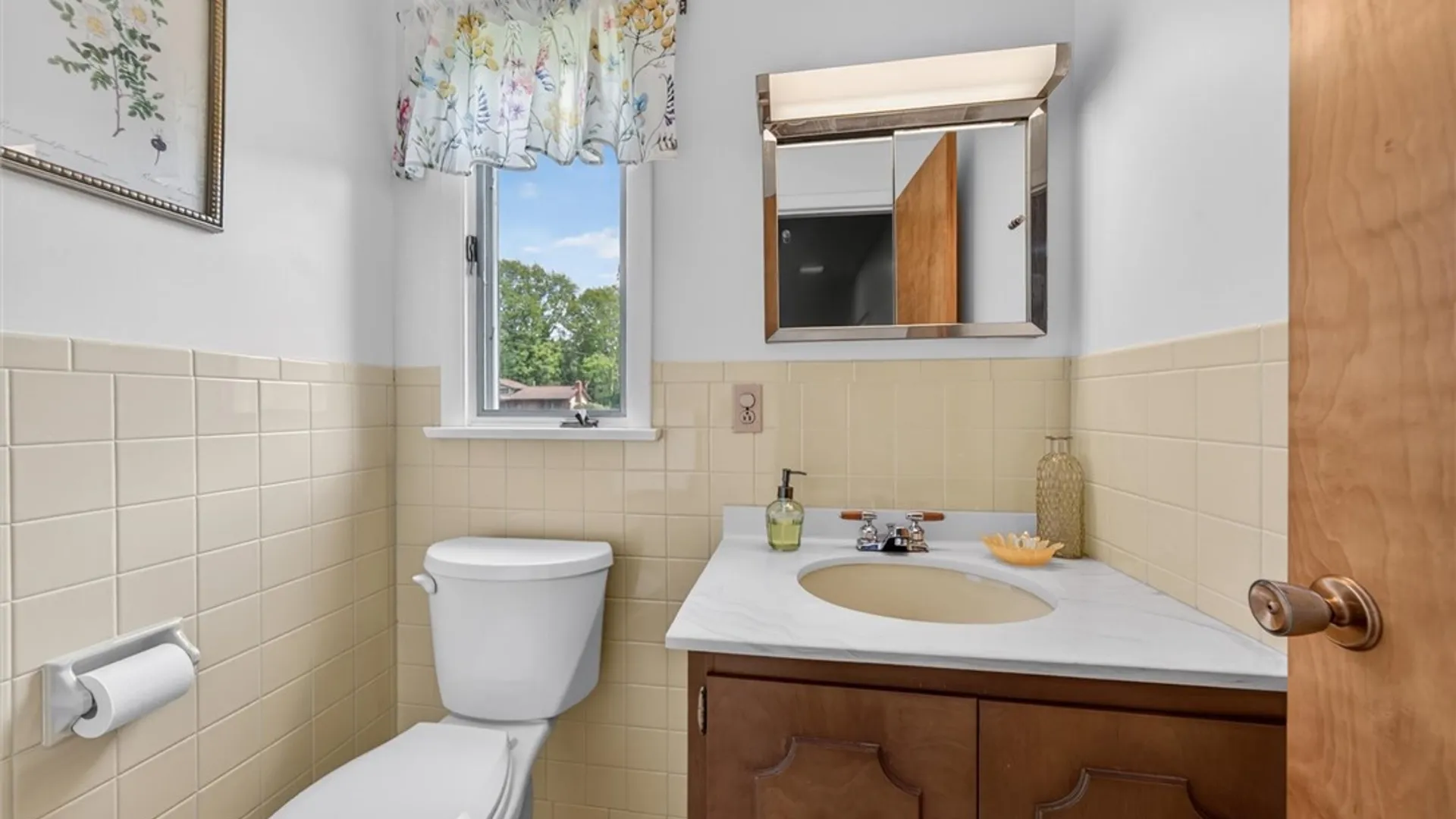 Property at 29 Tartarian Circle, Greece, NY 14612 32