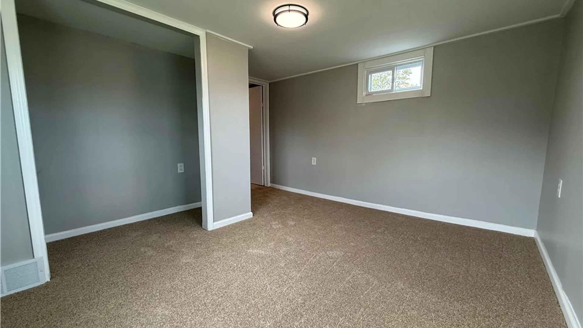 Property at 18 Bradford Court, West Seneca, NY 14224 10
