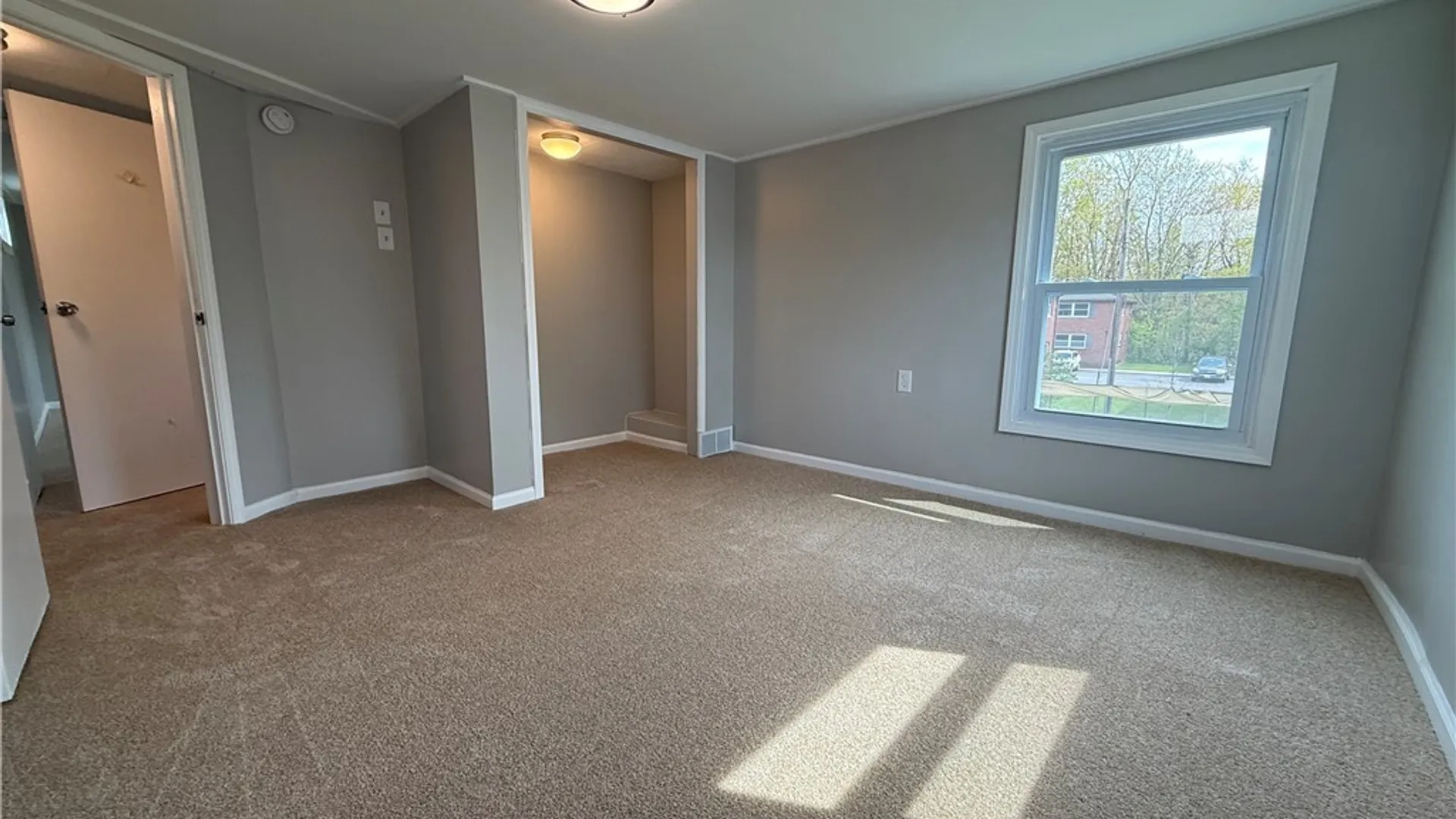 Property at 18 Bradford Court, West Seneca, NY 14224 12