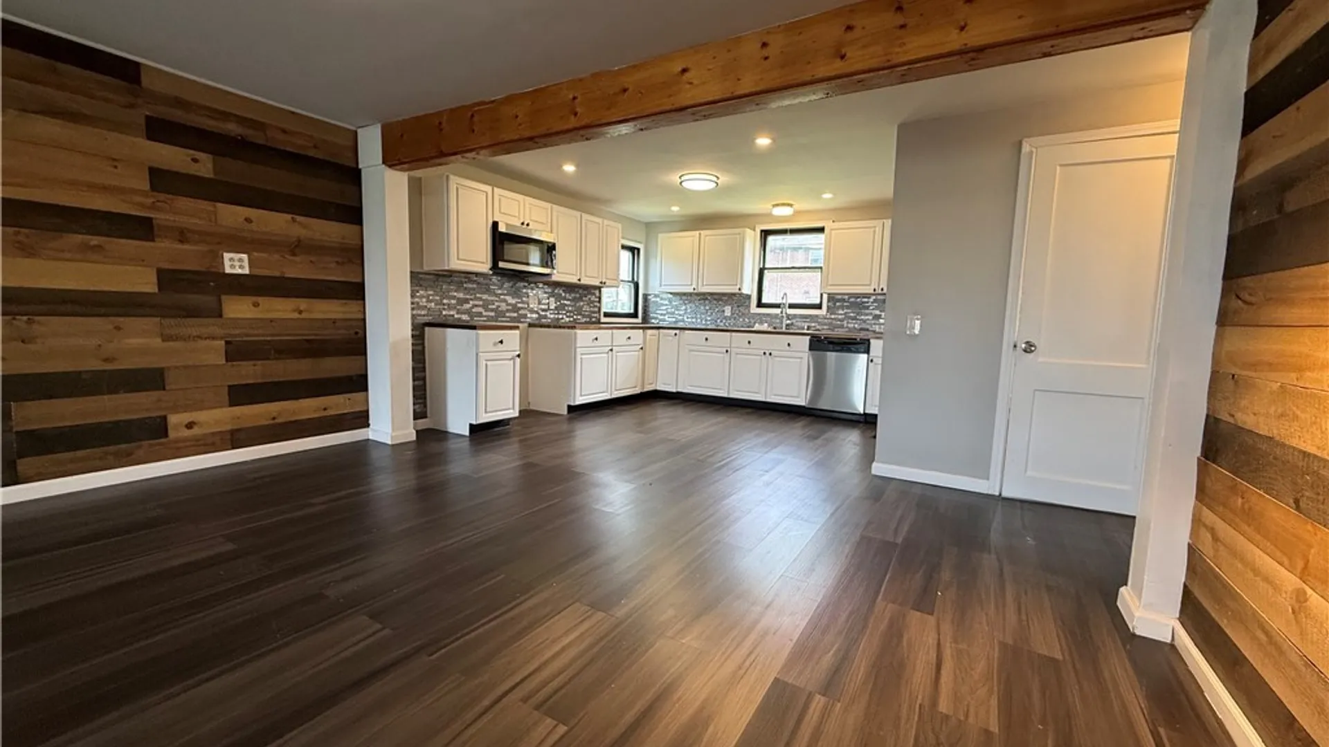 Property at 18 Bradford Court, West Seneca, NY 14224 18