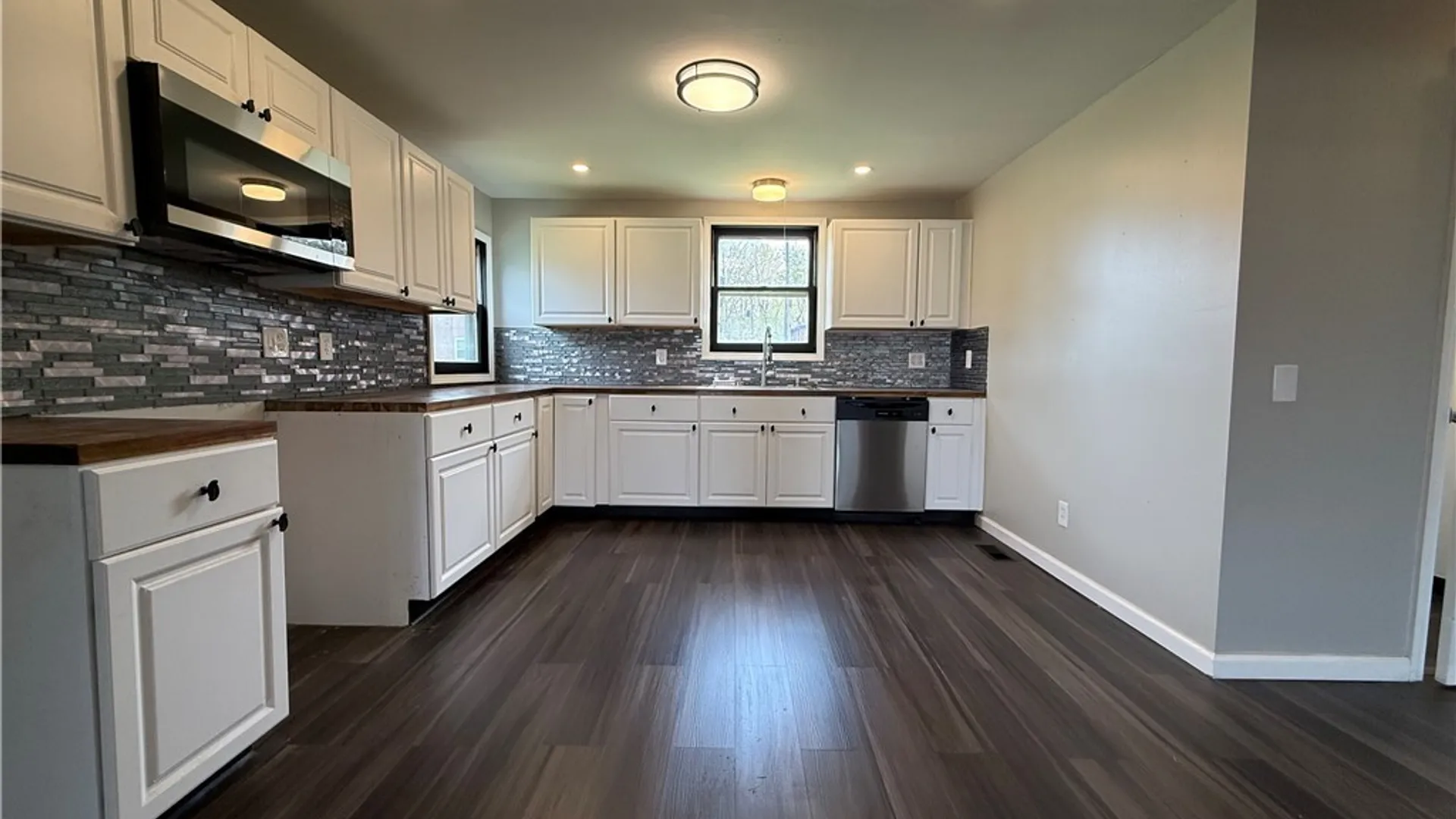 Property at 18 Bradford Court, West Seneca, NY 14224 19