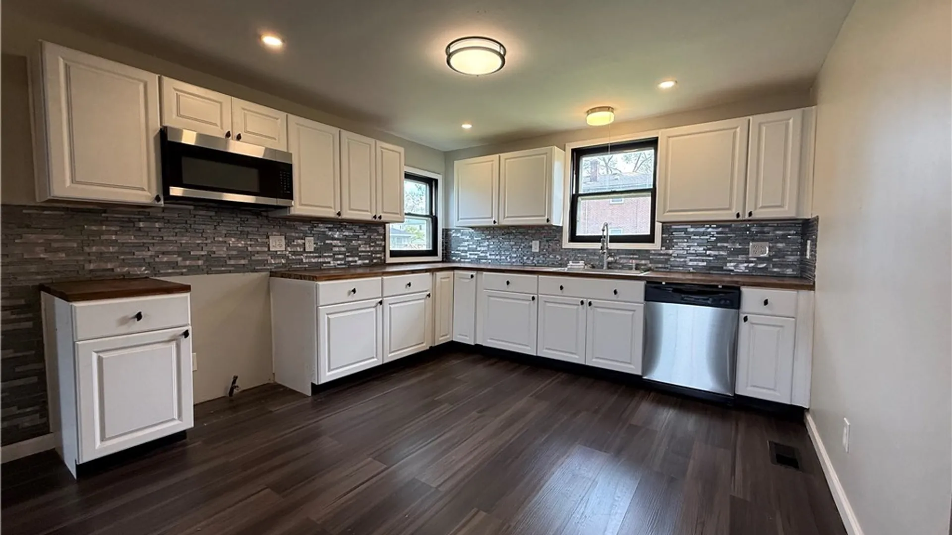 Property at 18 Bradford Court, West Seneca, NY 14224 21
