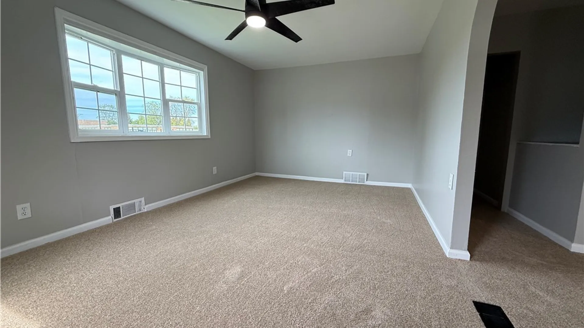 Property at 18 Bradford Court, West Seneca, NY 14224 27