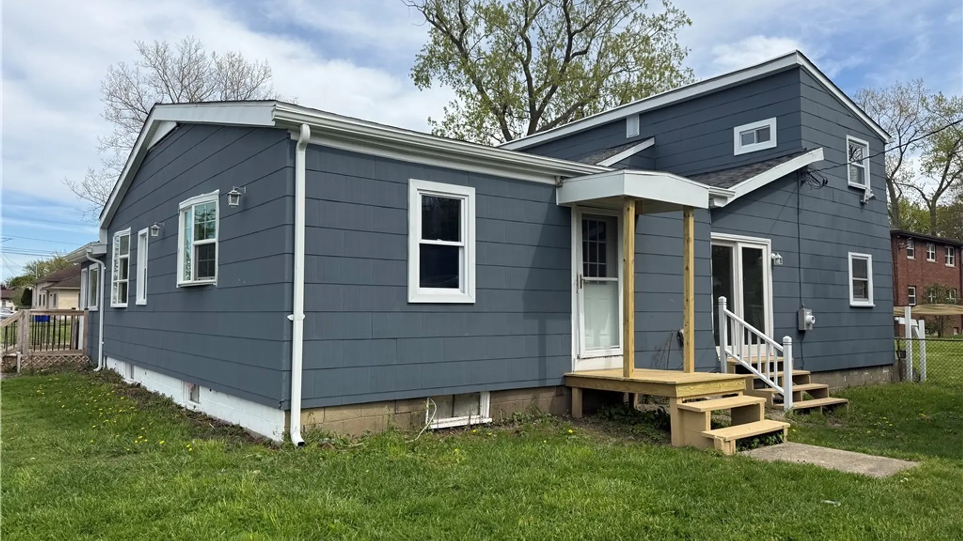 Property at 18 Bradford Court, West Seneca, NY 14224 4