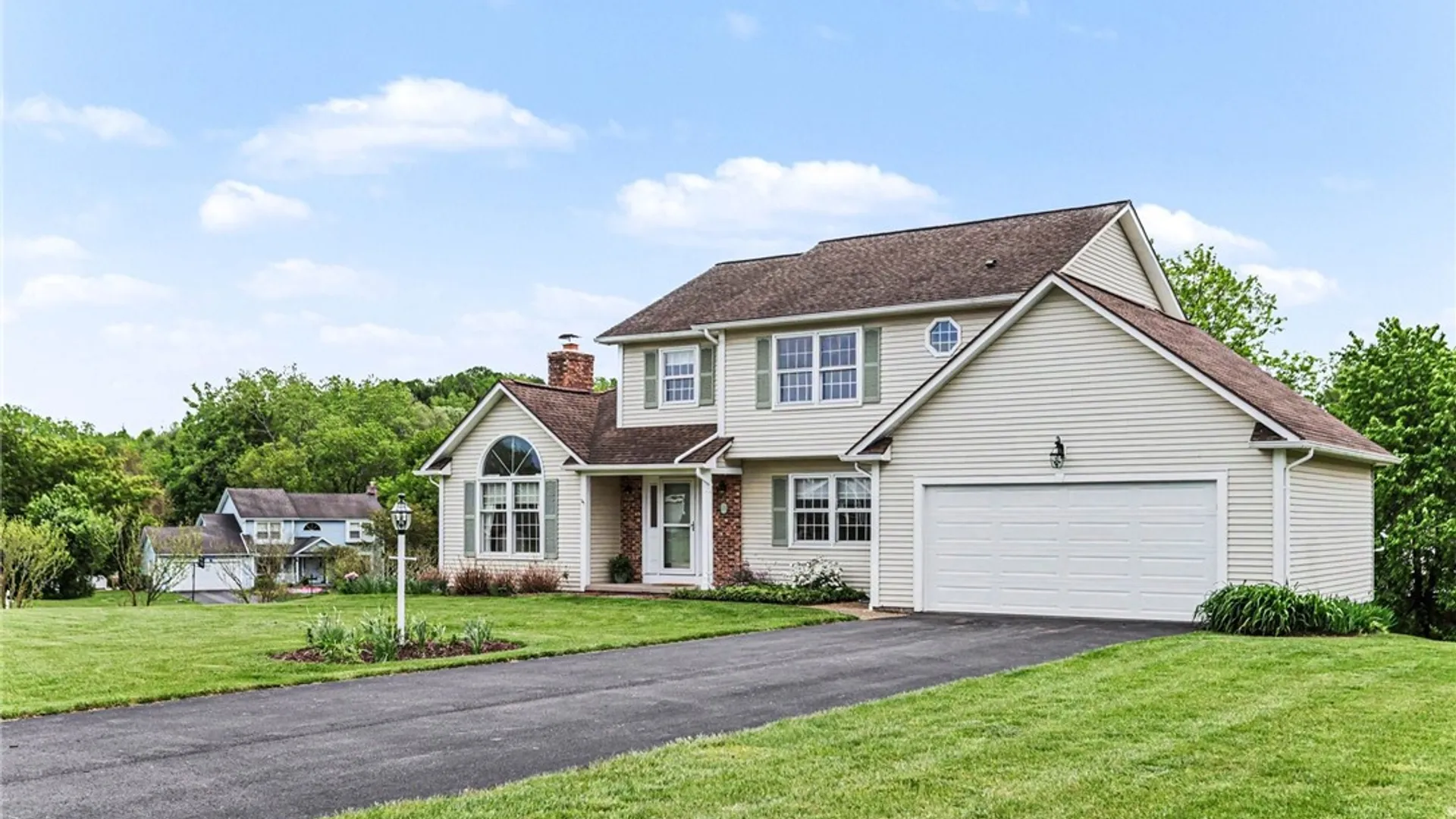 Property at 11 Stream View Cir, Perinton, NY 14450 3