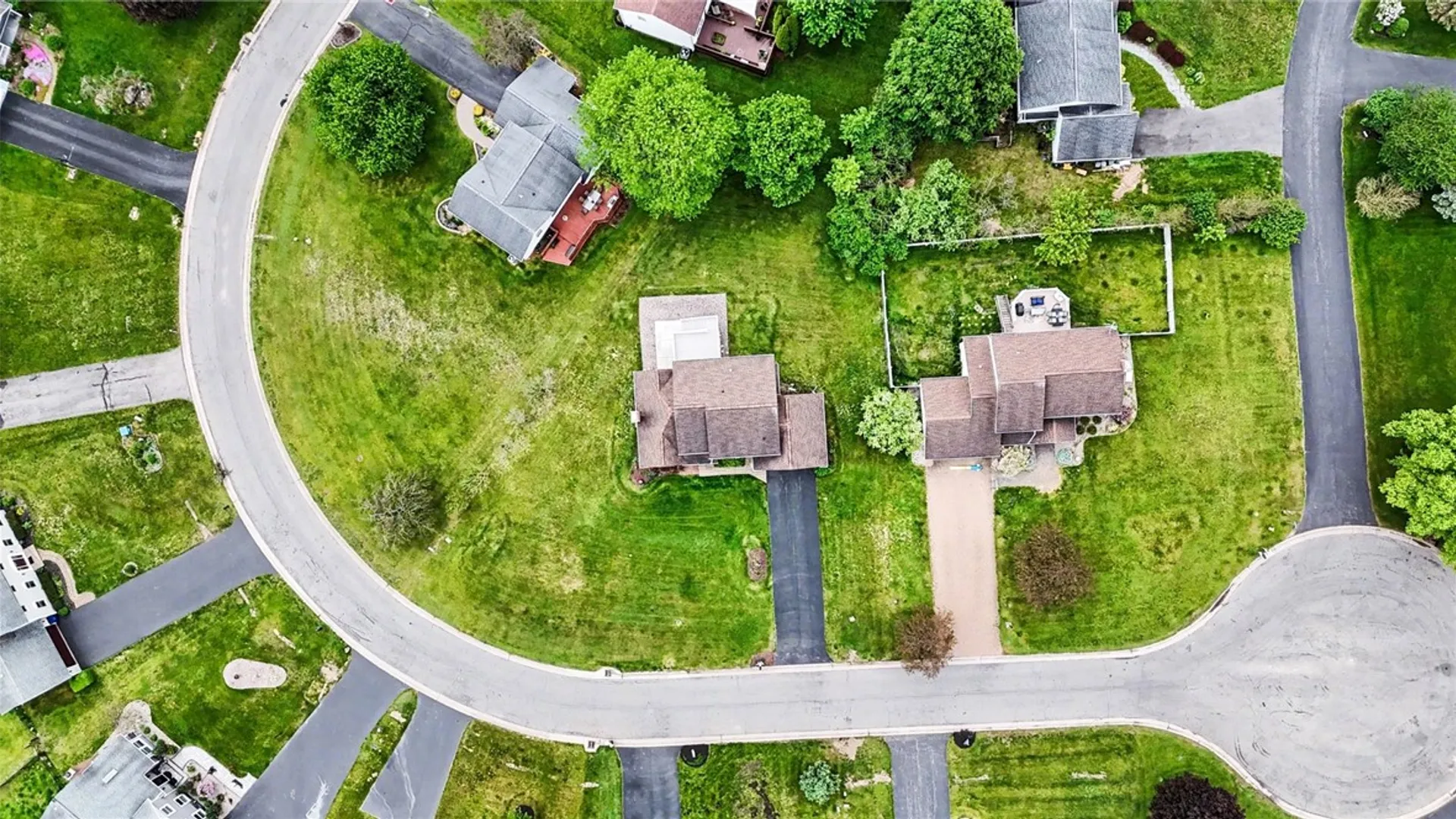 Property at 11 Stream View Cir, Perinton, NY 14450 30
