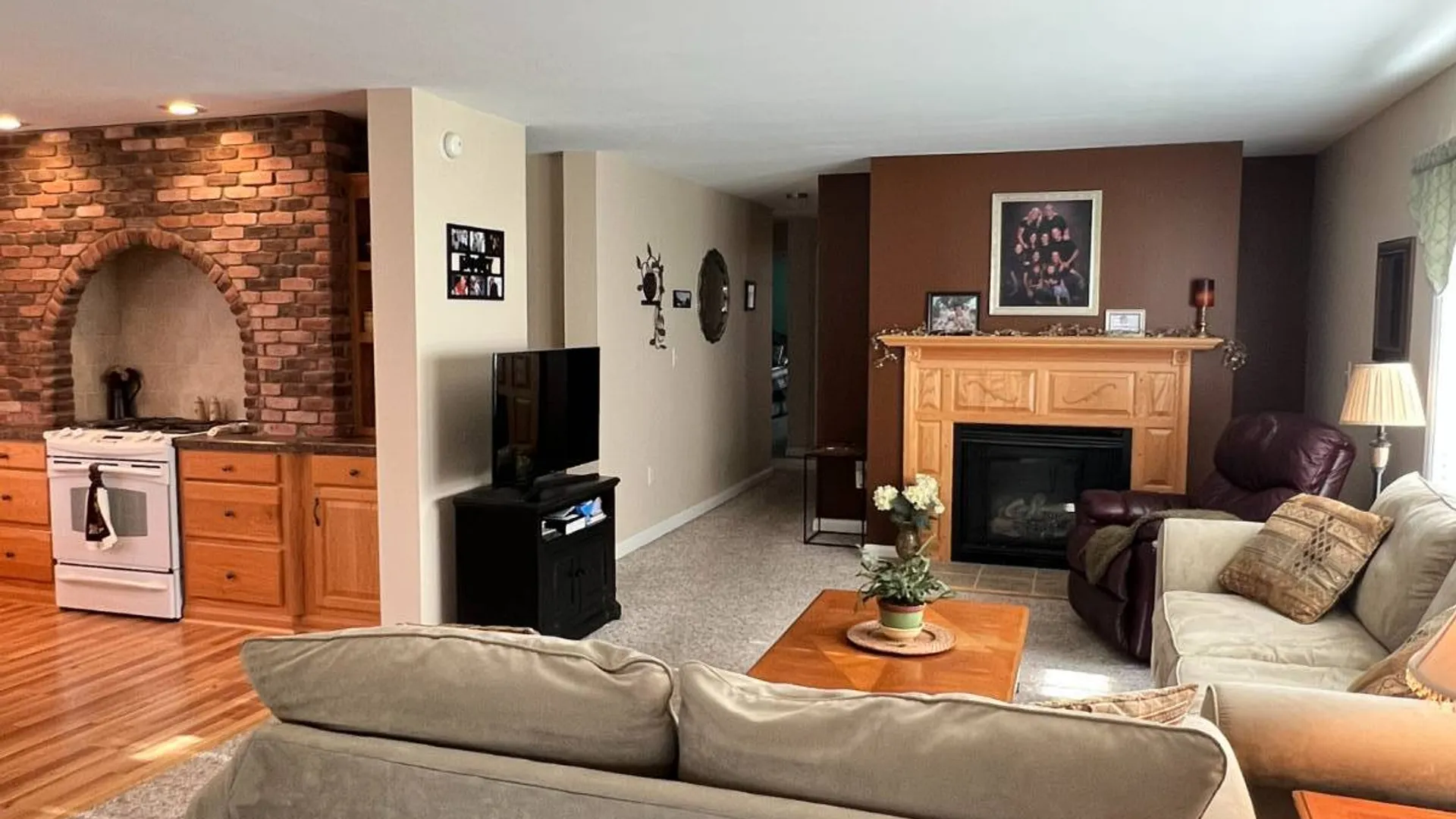 Property at 13 Mango Way, Gansevoort, NY 12831 8