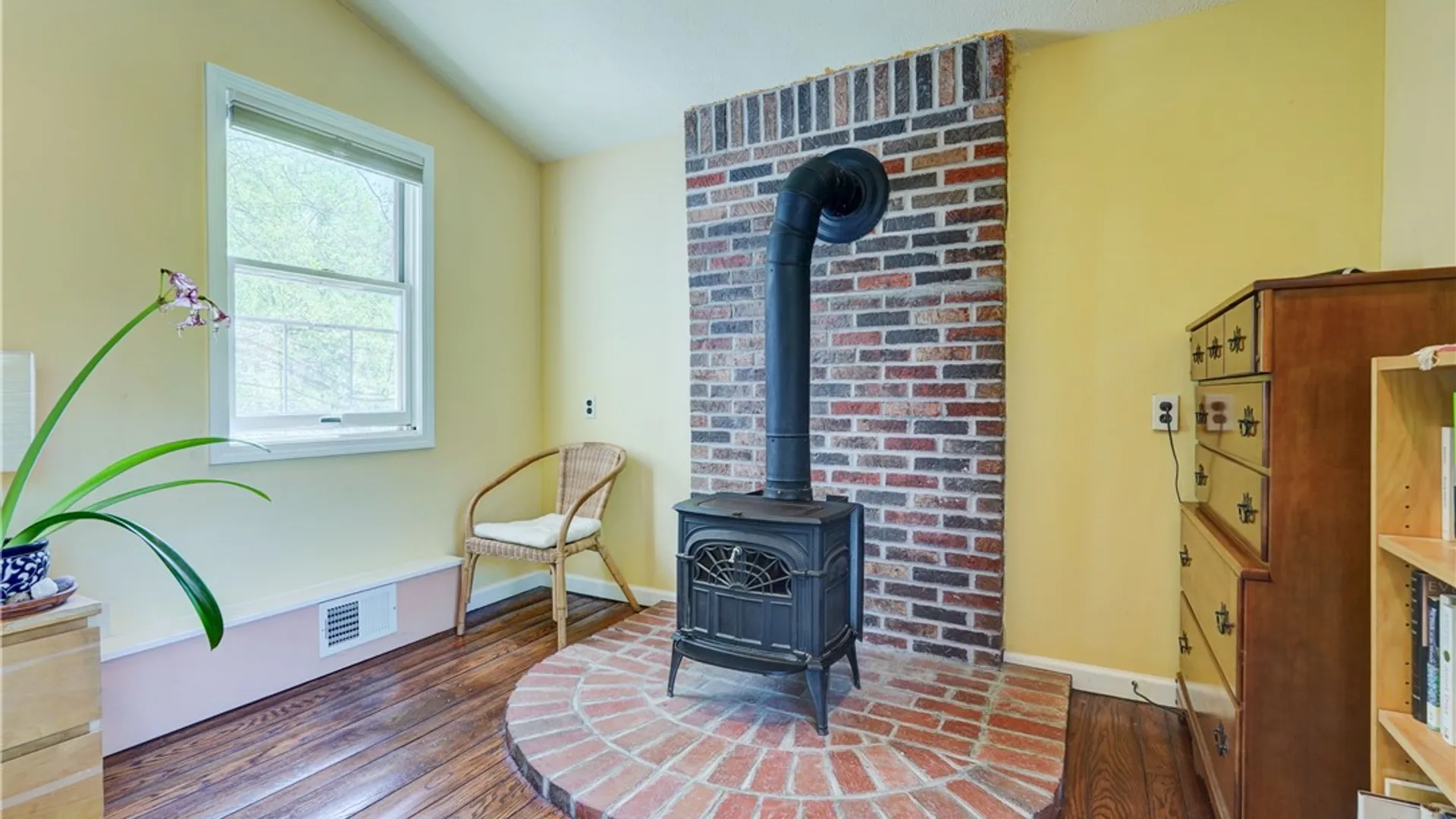 Property at 215 Roosevelt Road, Brighton, NY 14618 21