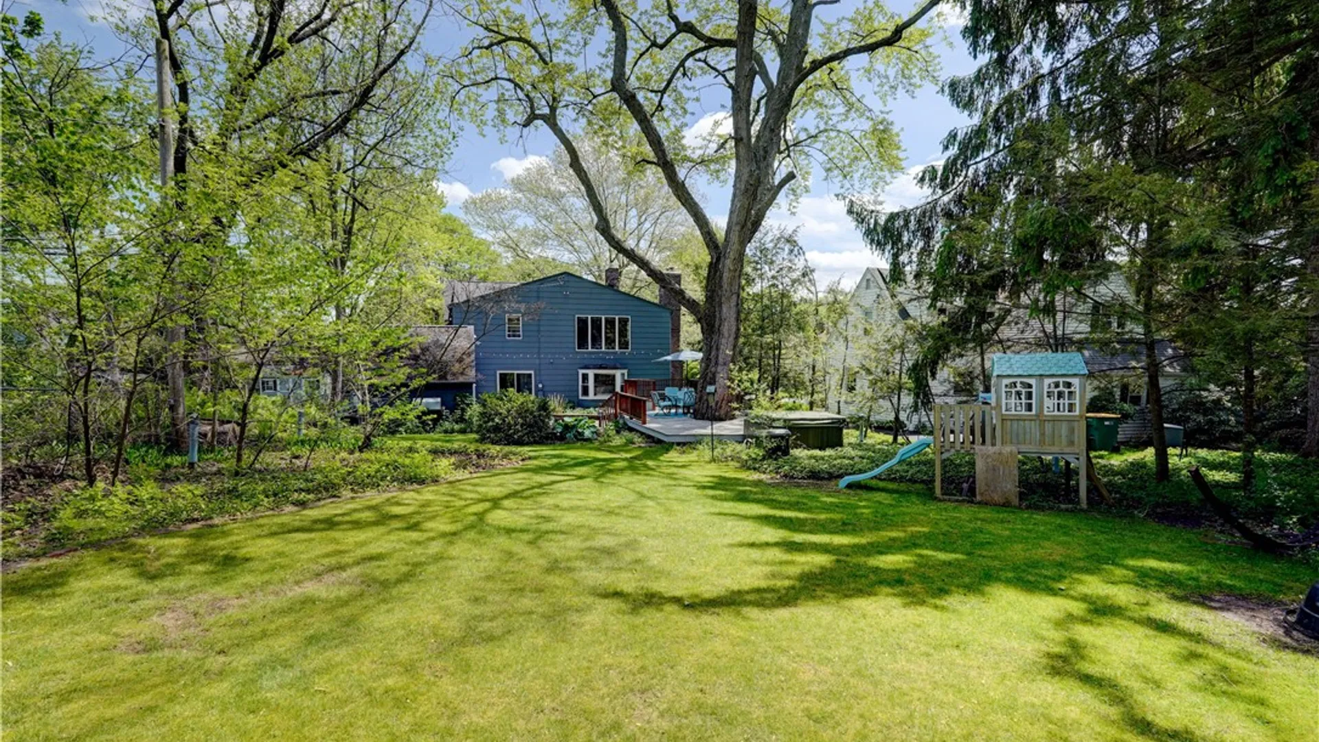 Property at 215 Roosevelt Road, Brighton, NY 14618 27