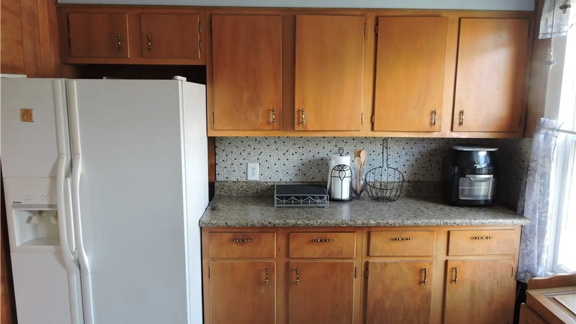 Property at 330 Hoefler Street, Syracuse, NY 13204 13
