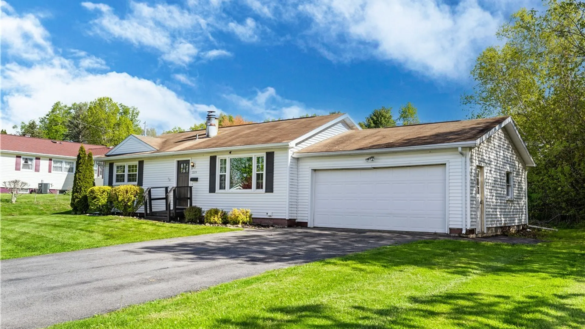 Property at 1319 Ashton Road, Utica, NY 13502 3