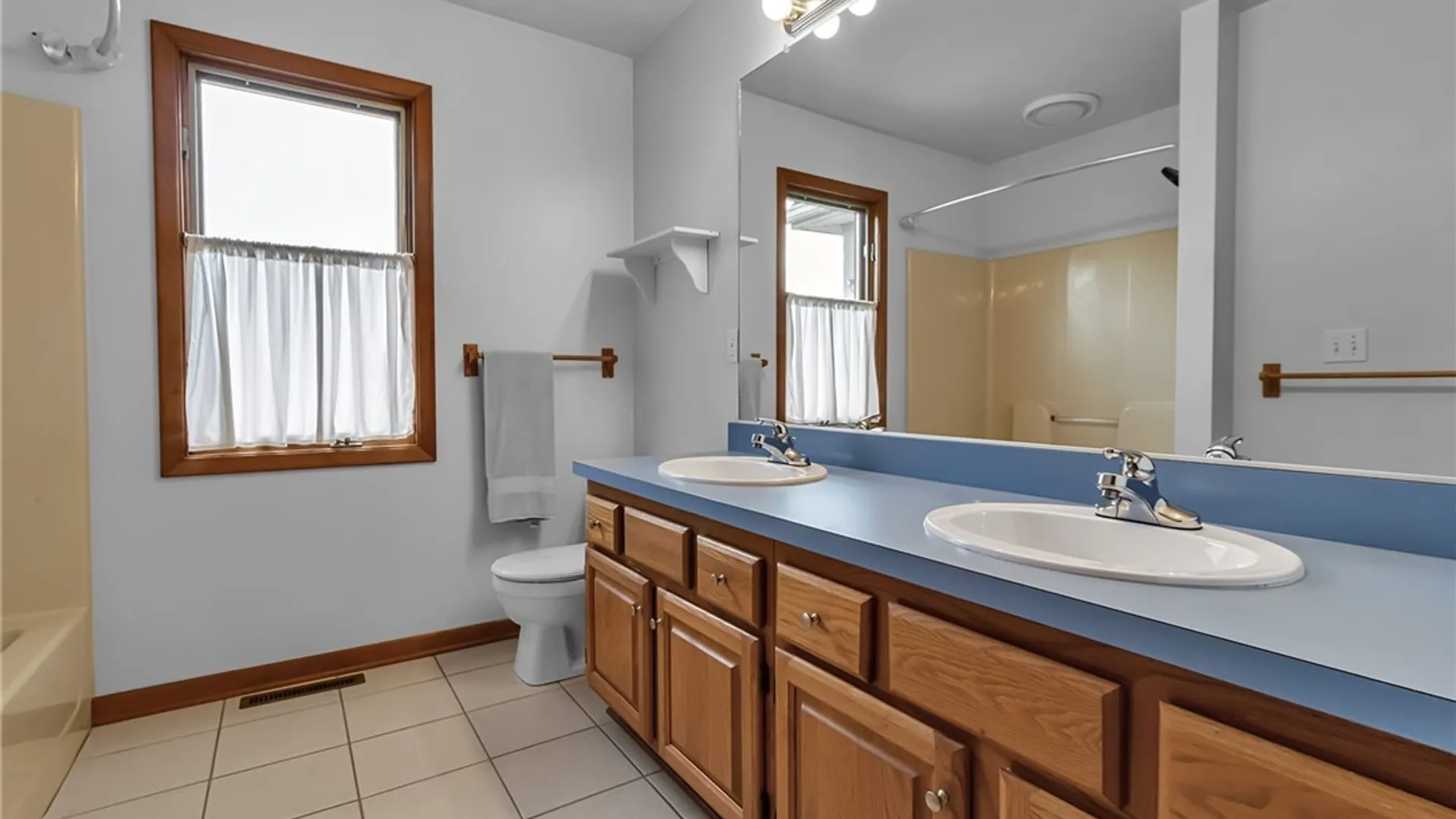 Property at 45 Red Maple Court, Amherst, NY 14228 35