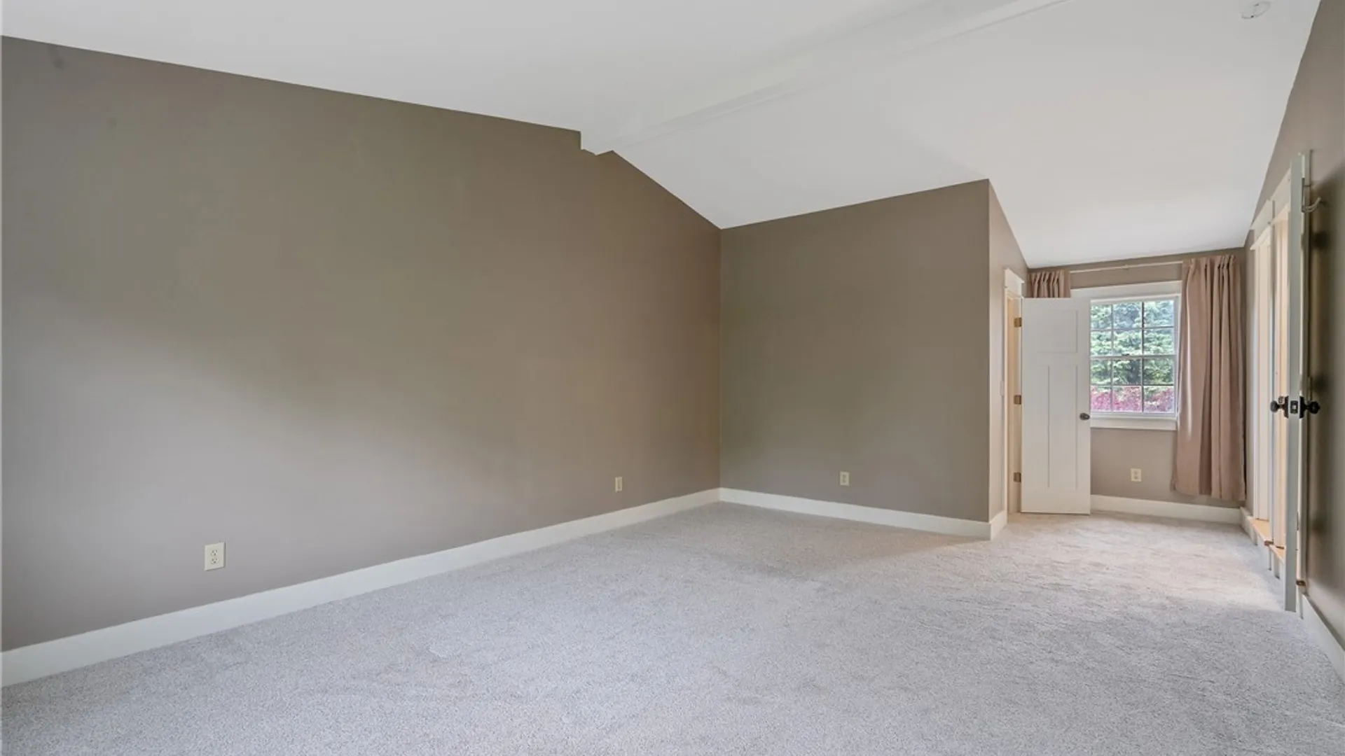 Property at 8255 Drinkwater Lane, Manlius, NY 13104 24