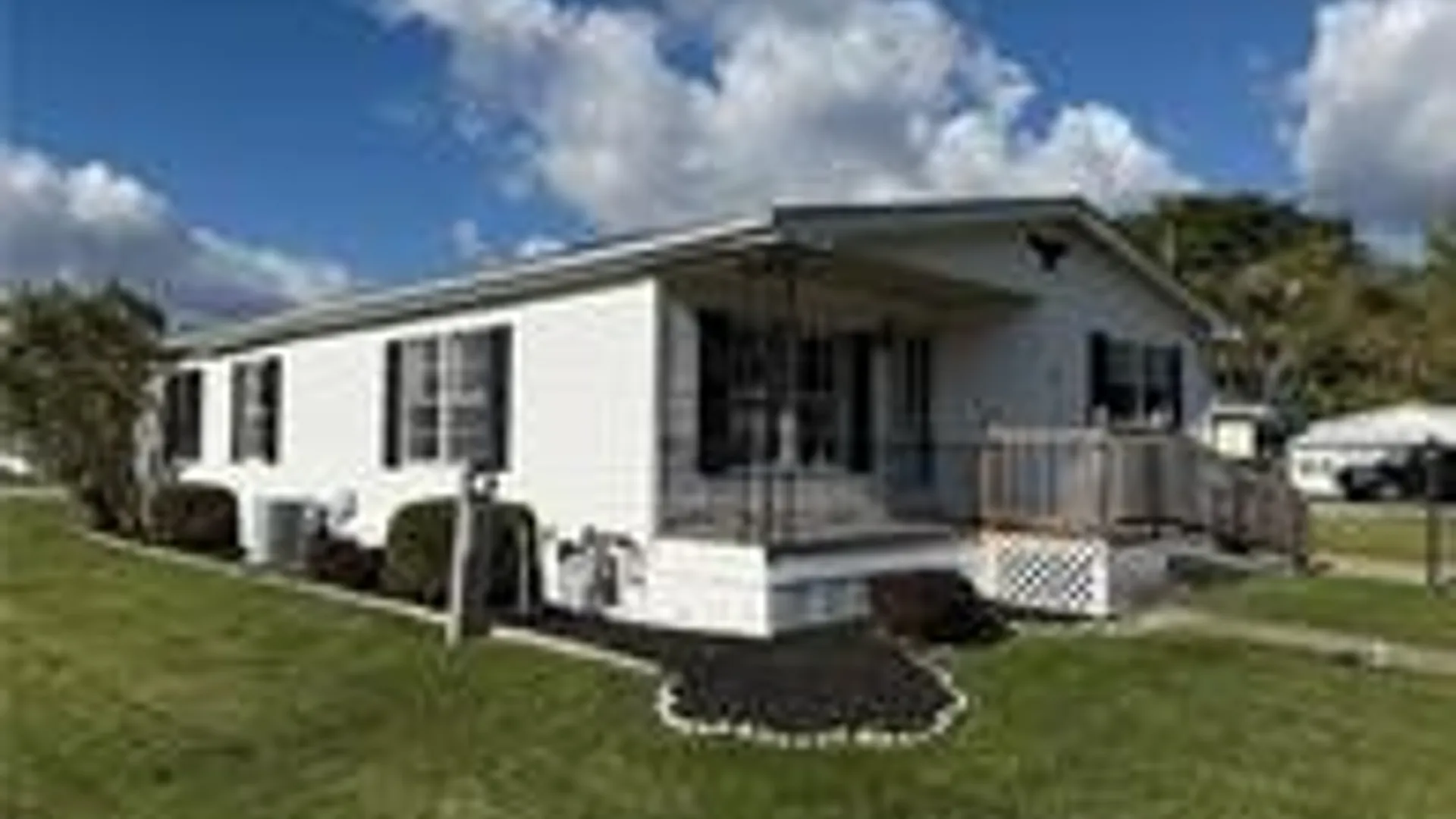 Property at 8 Holly Lane, Cheektowaga, NY 14227 4