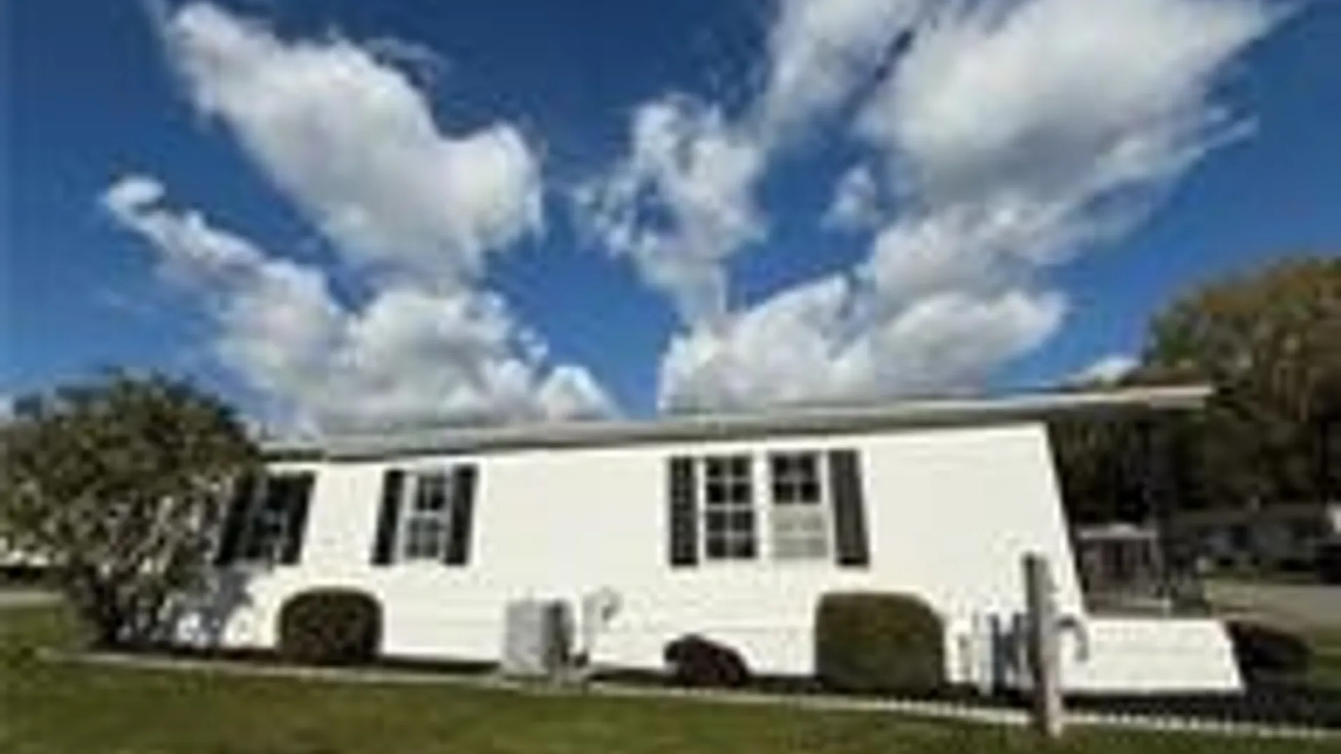 Property at 8 Holly Lane, Cheektowaga, NY 14227 5