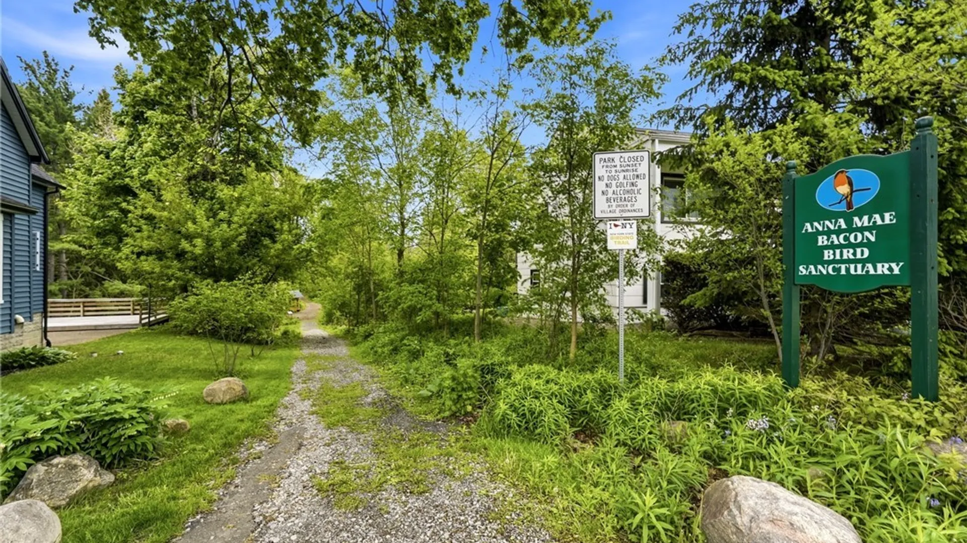Property at 82 Crescent Avenue, Hamburg, NY 14075 2