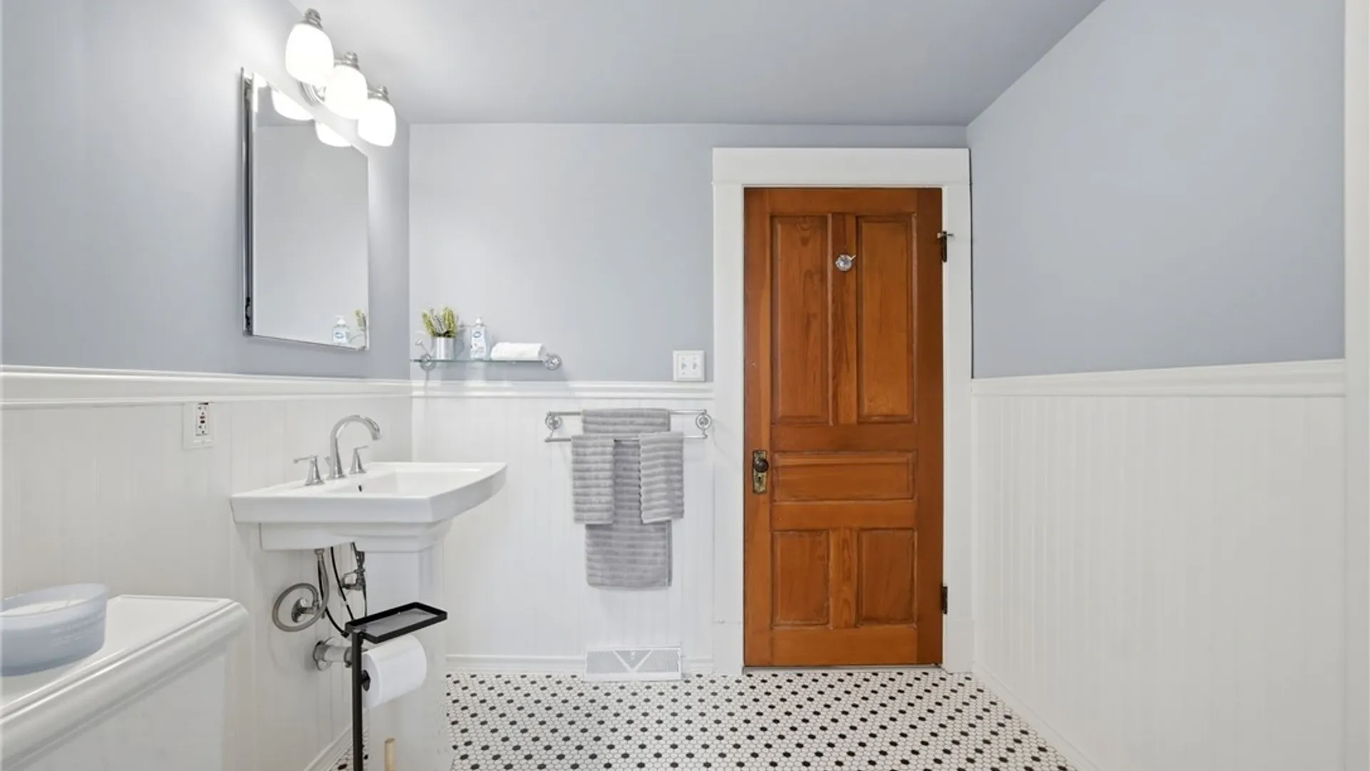 Property at 82 Crescent Avenue, Hamburg, NY 14075 27