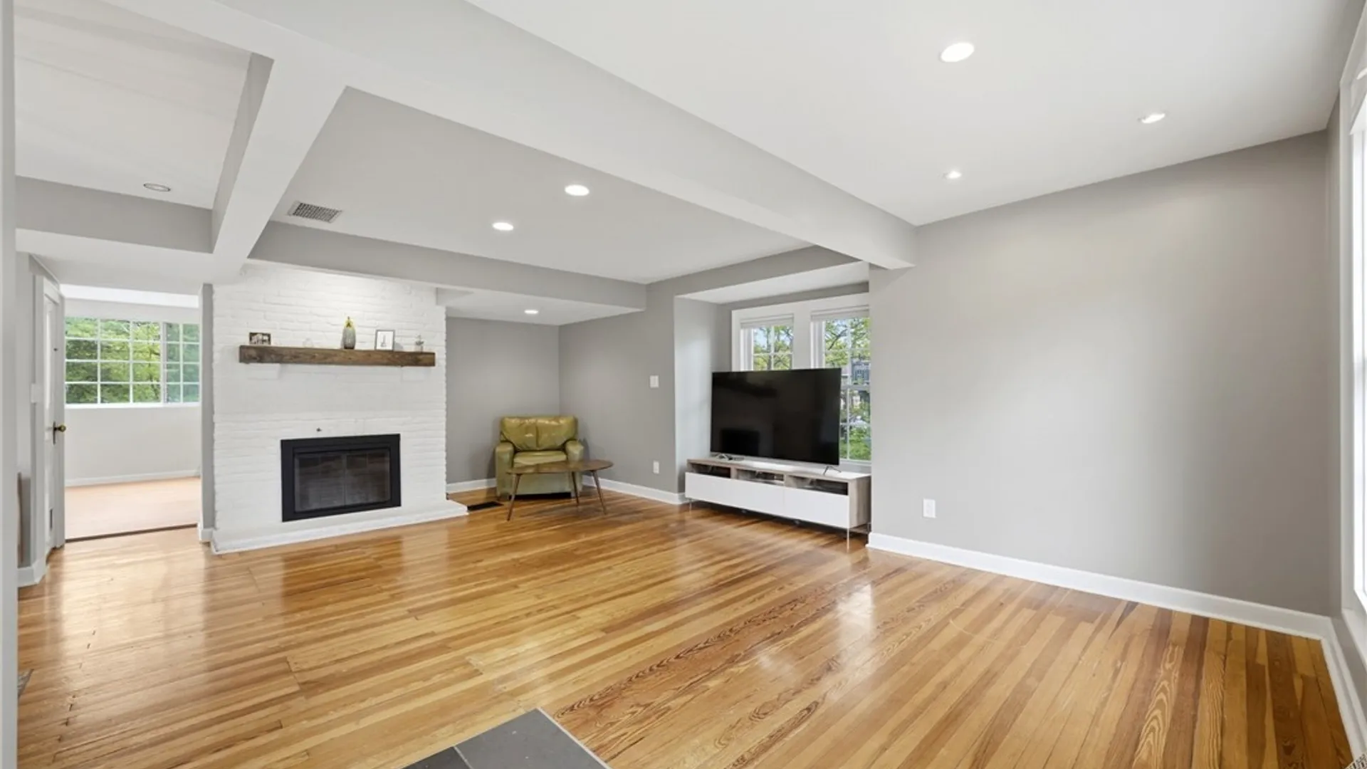 Property at 82 Crescent Avenue, Hamburg, NY 14075 5