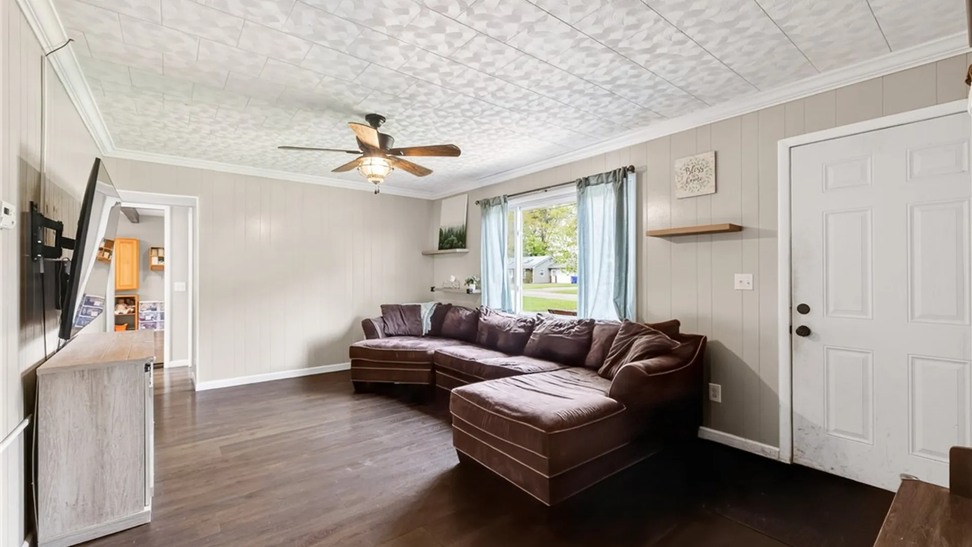 Property at 152 Iroquois Street, Webster, NY 14580 6