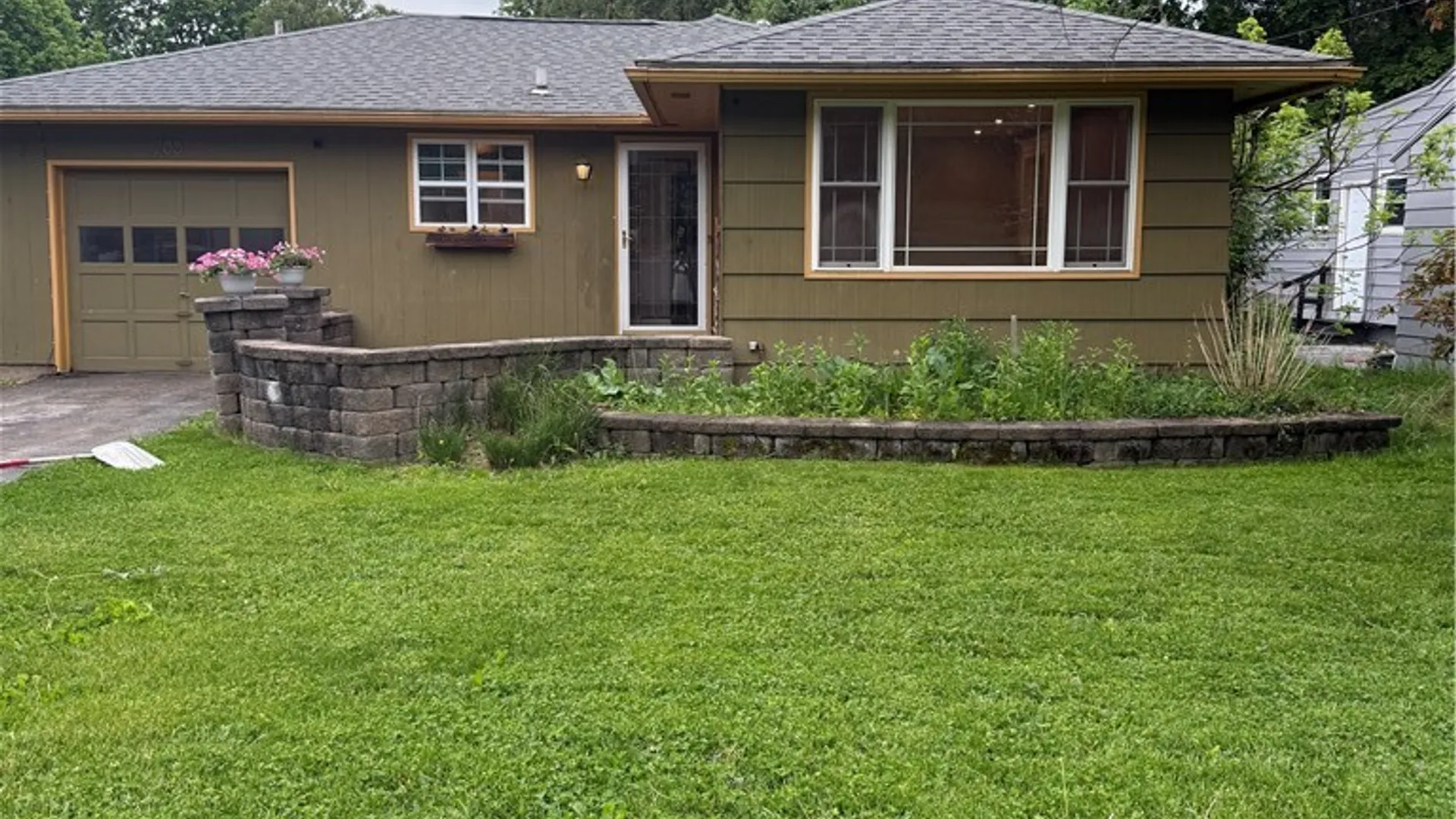 Property at 200 Gifford Parkway, Syracuse, NY 13214 2