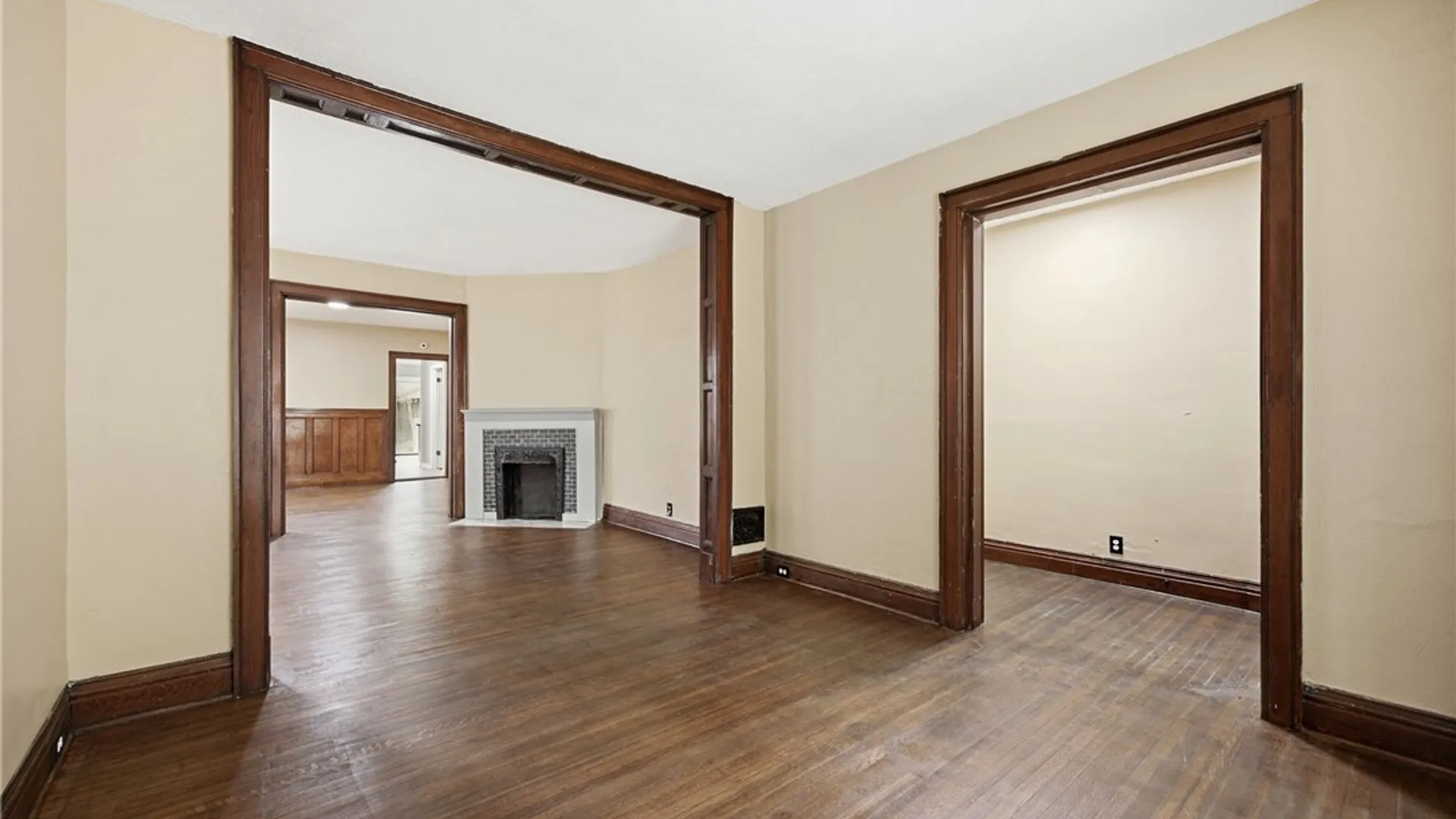 Property at 407 Potomac Avenue, Buffalo, NY 14213 6