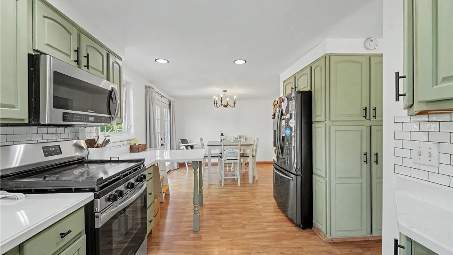 Property at 210 Woodcrest Drive, West Seneca, NY 14220 14
