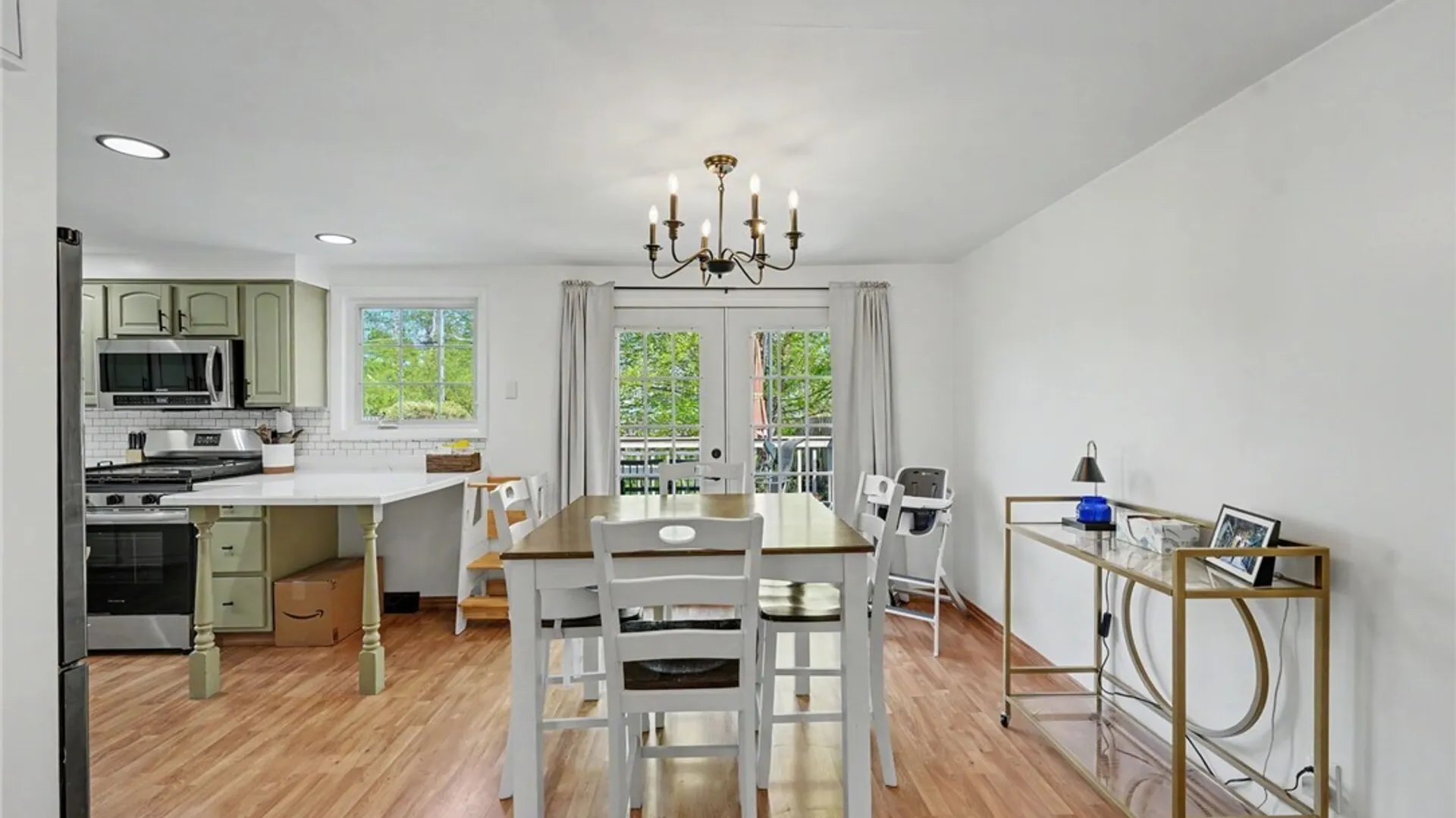 Property at 210 Woodcrest Drive, West Seneca, NY 14220 16