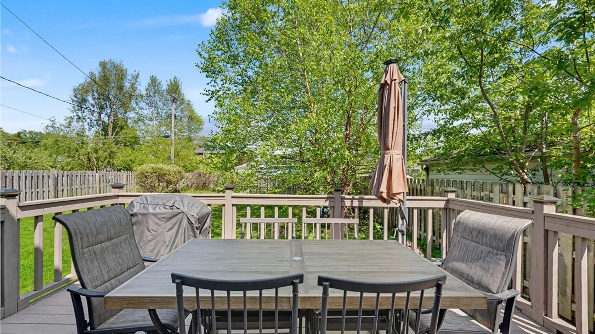 Property at 210 Woodcrest Drive, West Seneca, NY 14220 33
