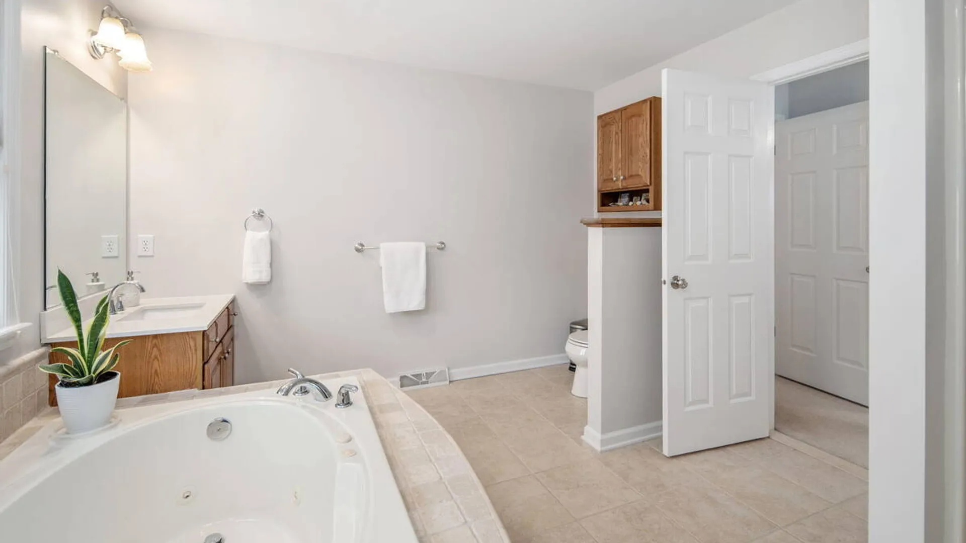 Property at 632 Maple Lane, Niskayuna, NY 12309 39