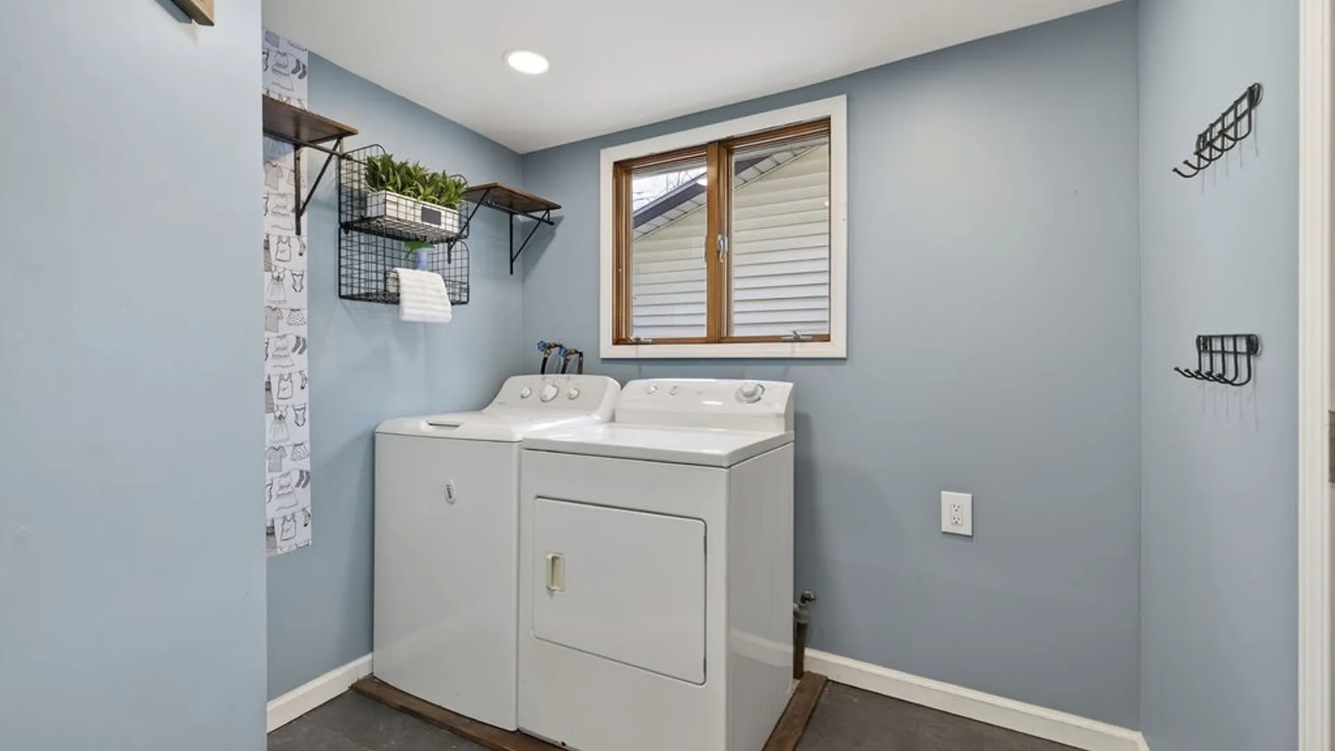 Property at 19 Hazelhurst Avenue, Owasco, NY 13021 14