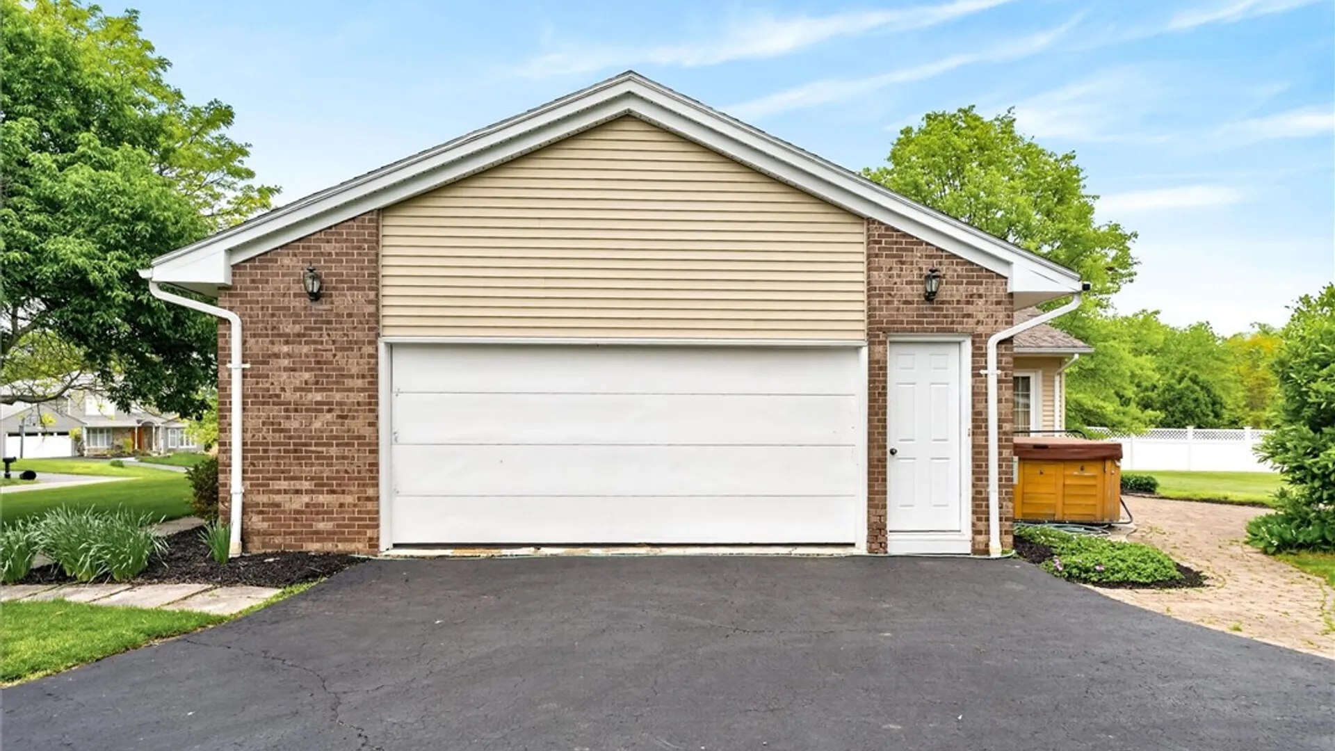Property at 29 Briggsboro Lane, Perinton, NY 14450 3