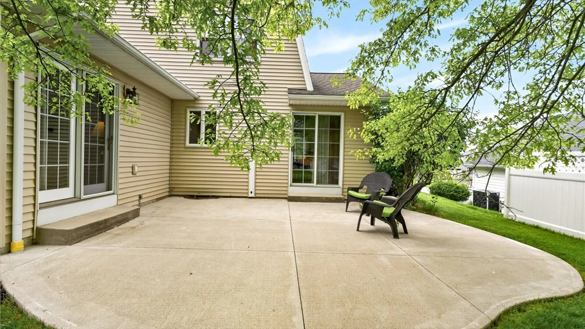 Property at 29 Briggsboro Lane, Perinton, NY 14450 6