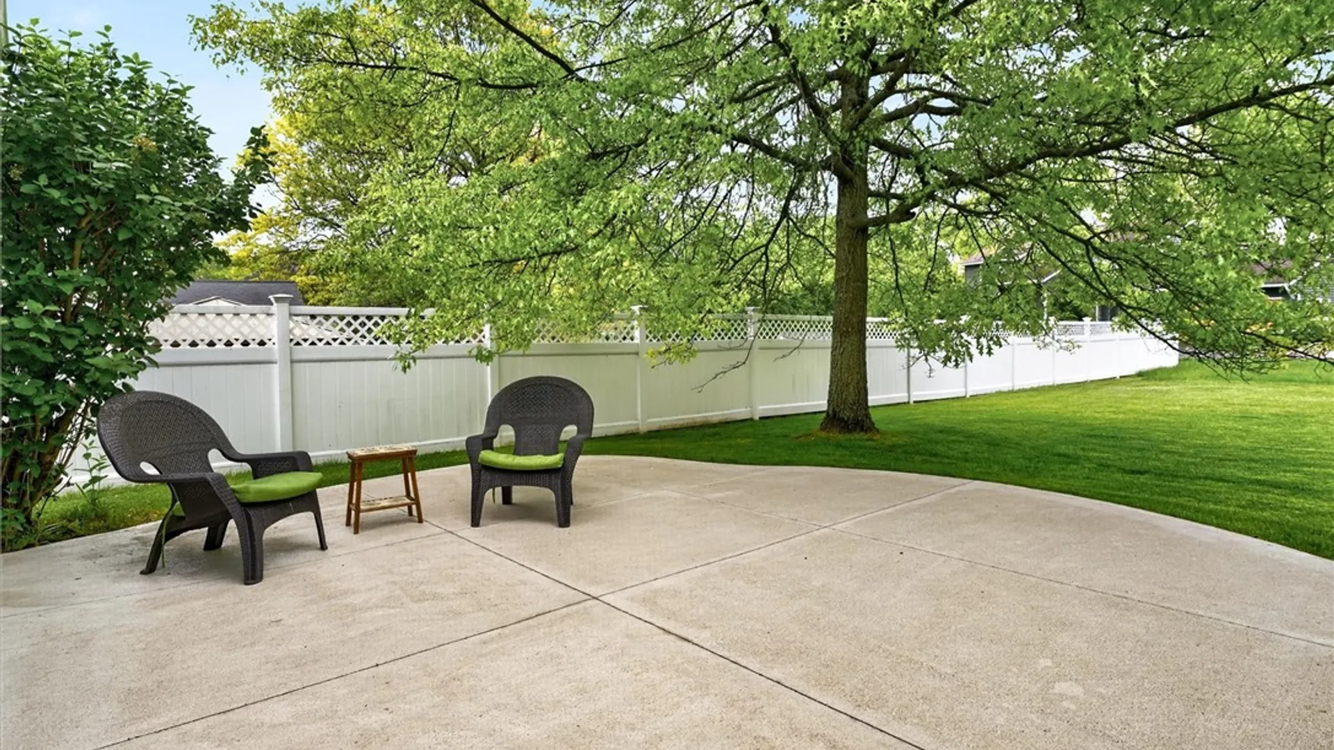 Property at 29 Briggsboro Lane, Perinton, NY 14450 8