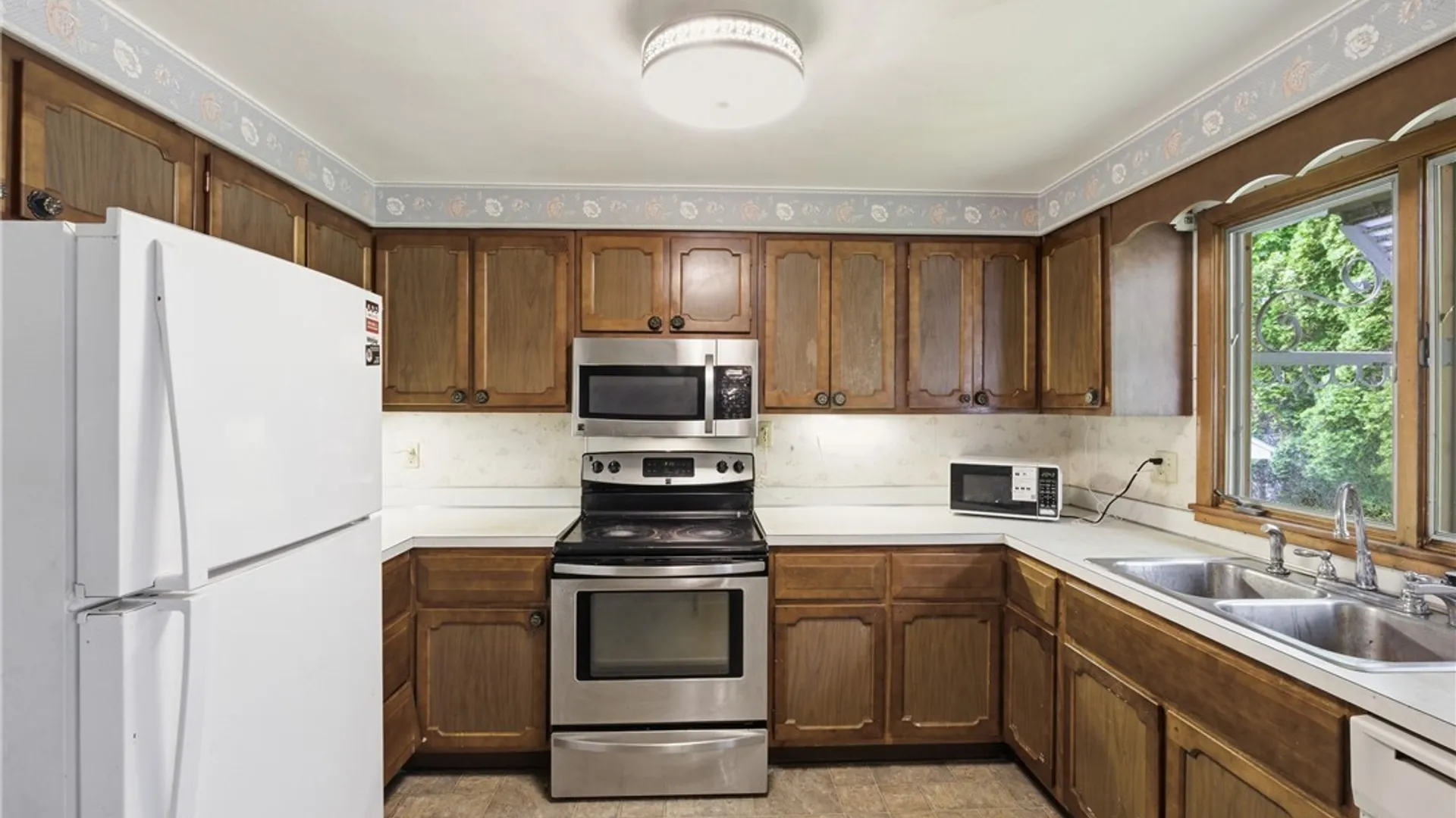 Property at 217 Ludden Pkwy, Geddes, NY 13219 11