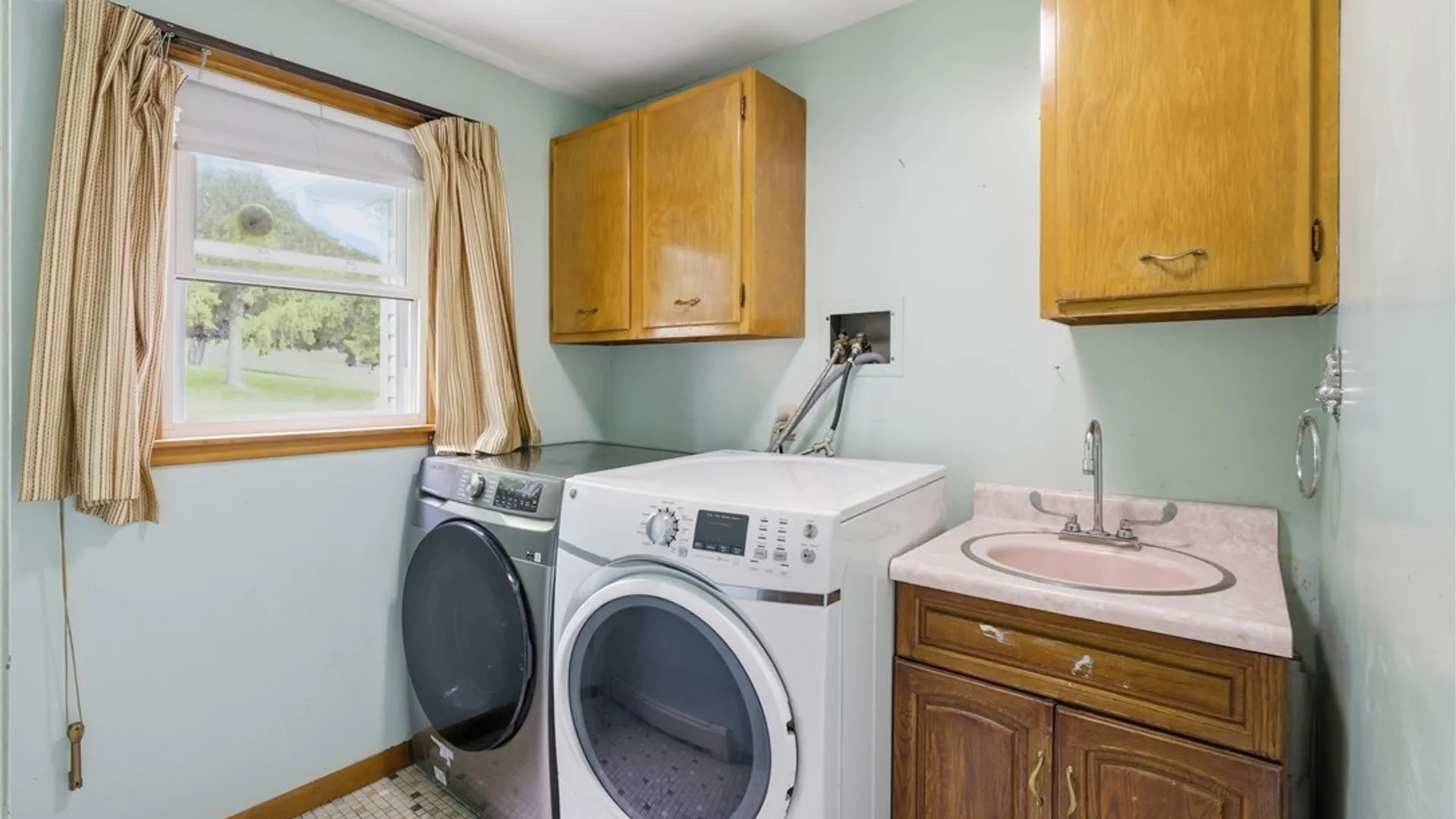 Property at 217 Ludden Pkwy, Geddes, NY 13219 14