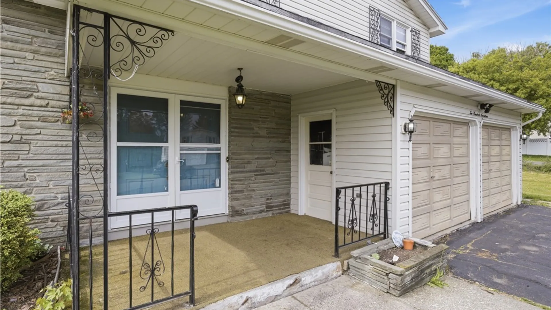 Property at 217 Ludden Pkwy, Geddes, NY 13219 2