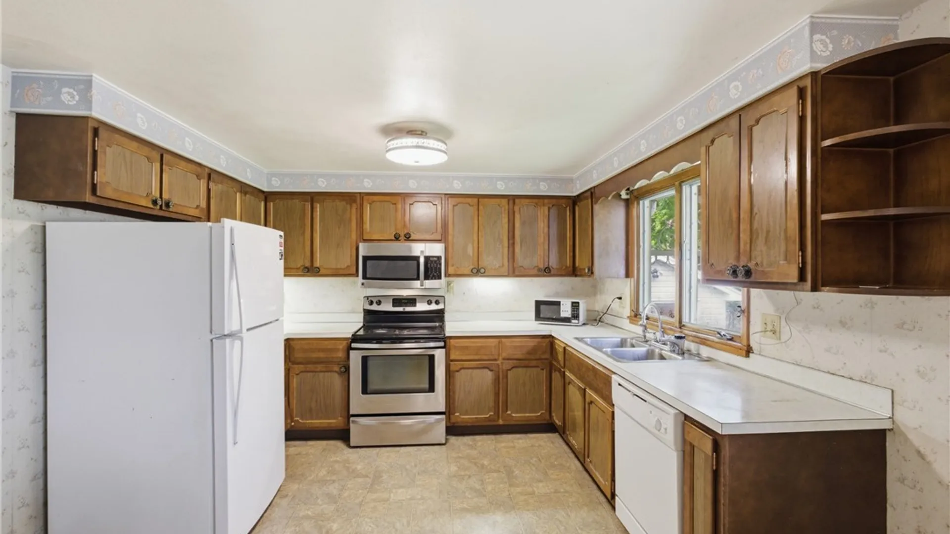 Property at 217 Ludden Pkwy, Geddes, NY 13219 7