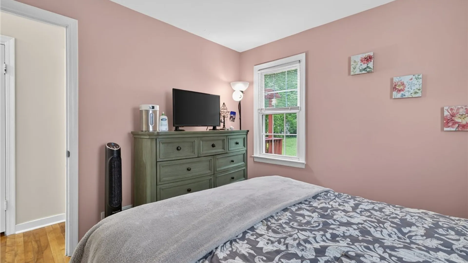 Property at 419 Fergerson Avenue, Clay, NY 13212 21