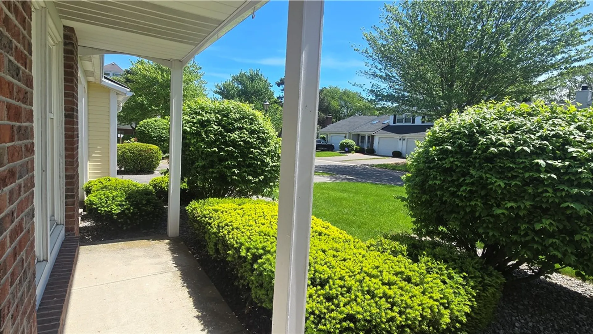 Property at 8 Old Stone Lane, Greece, NY 14615 4