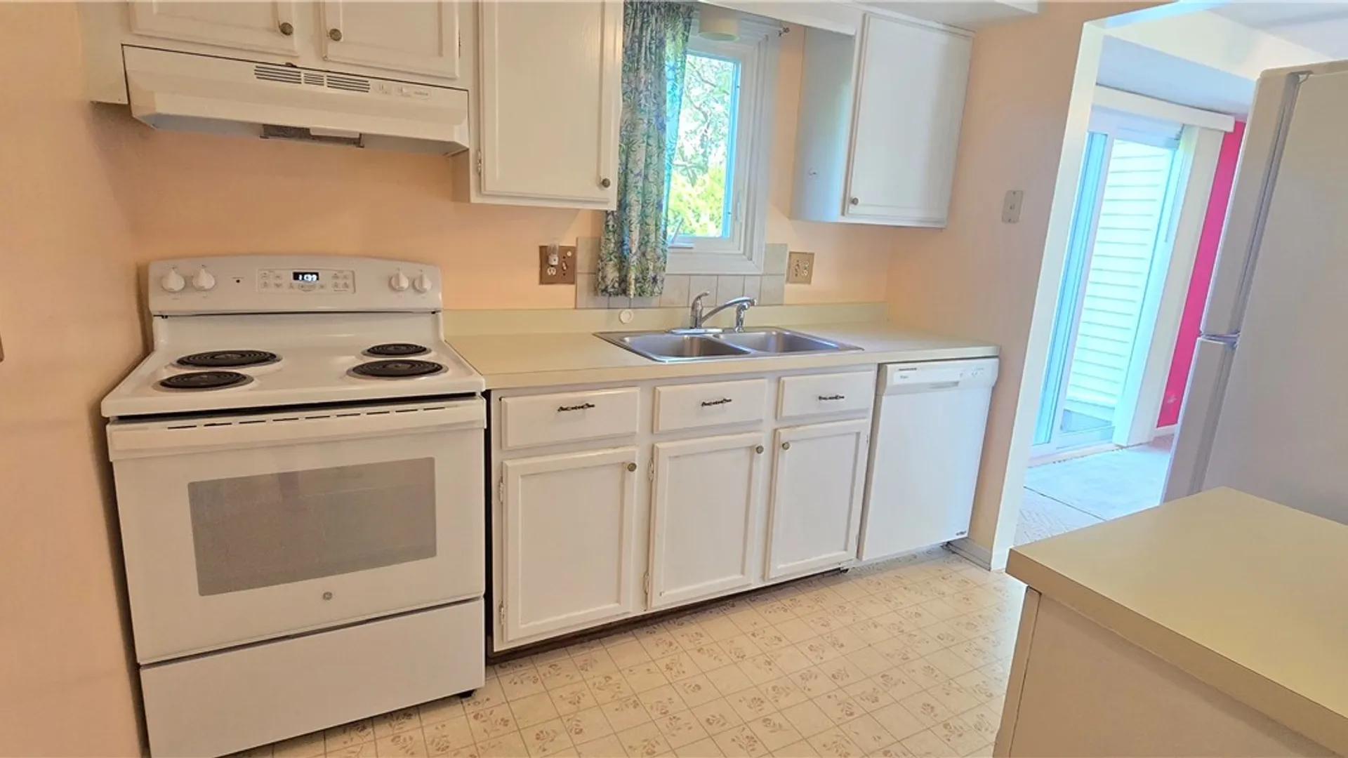 Property at 8 Old Stone Lane, Greece, NY 14615 9