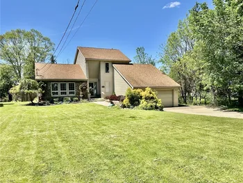 2348 Berg Road, West Seneca, NY 14218