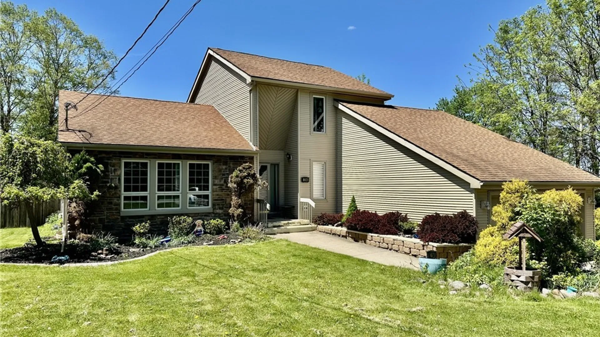 Property at 2348 Berg Road, West Seneca, NY 14218 2