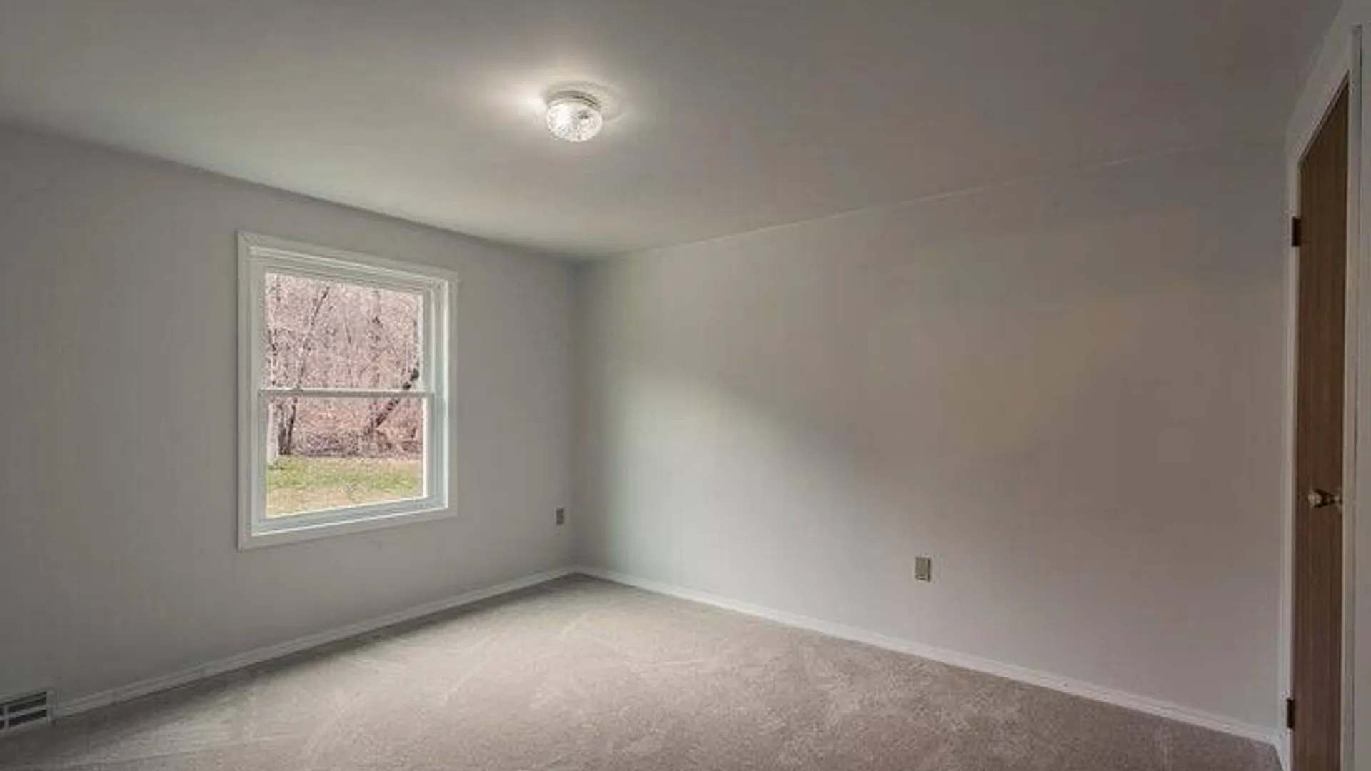 Property at 955 State highway 67, Johnstown, NY 12095 13